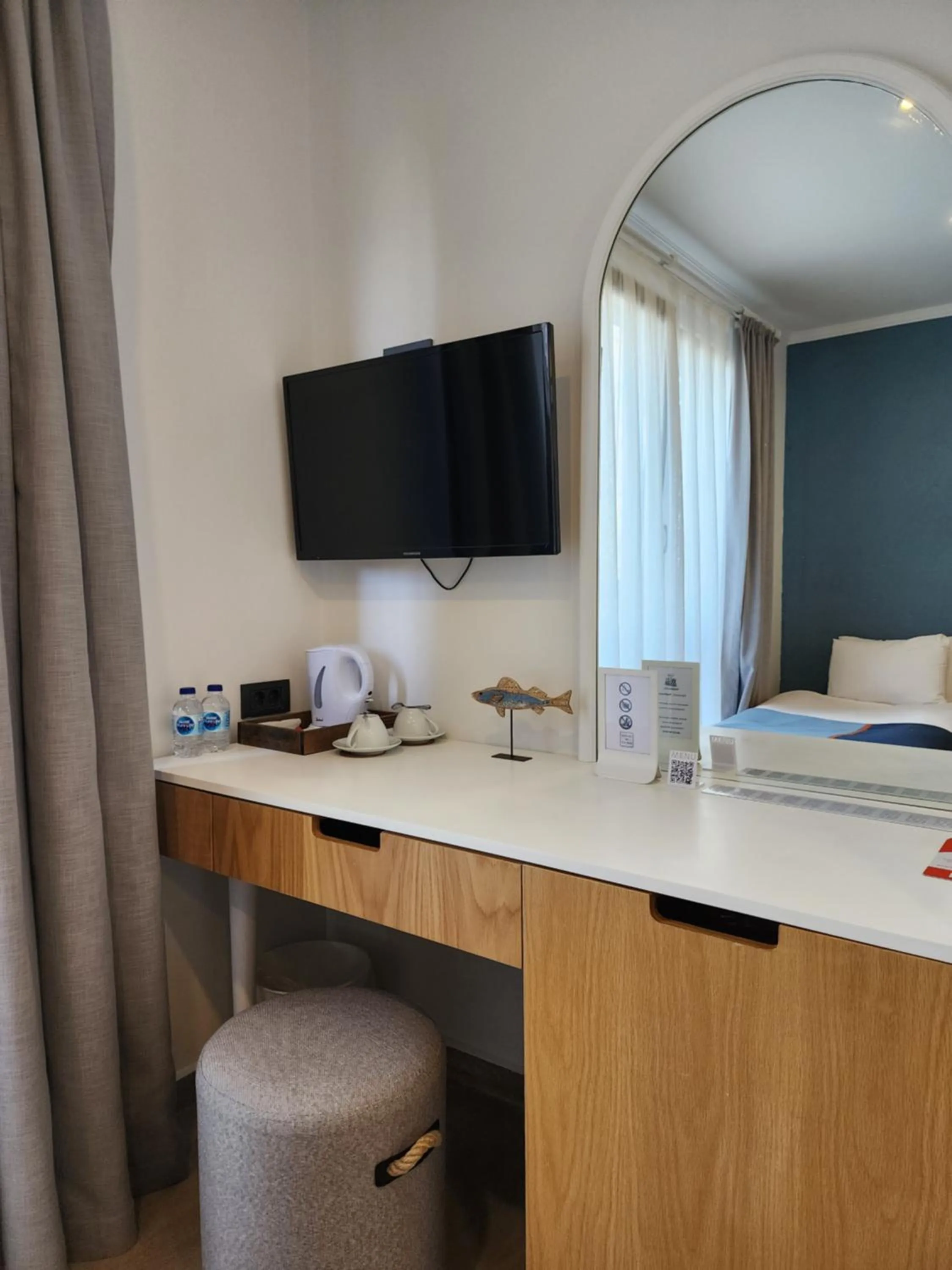 TV and multimedia in Park Hotel Rooms & Apart