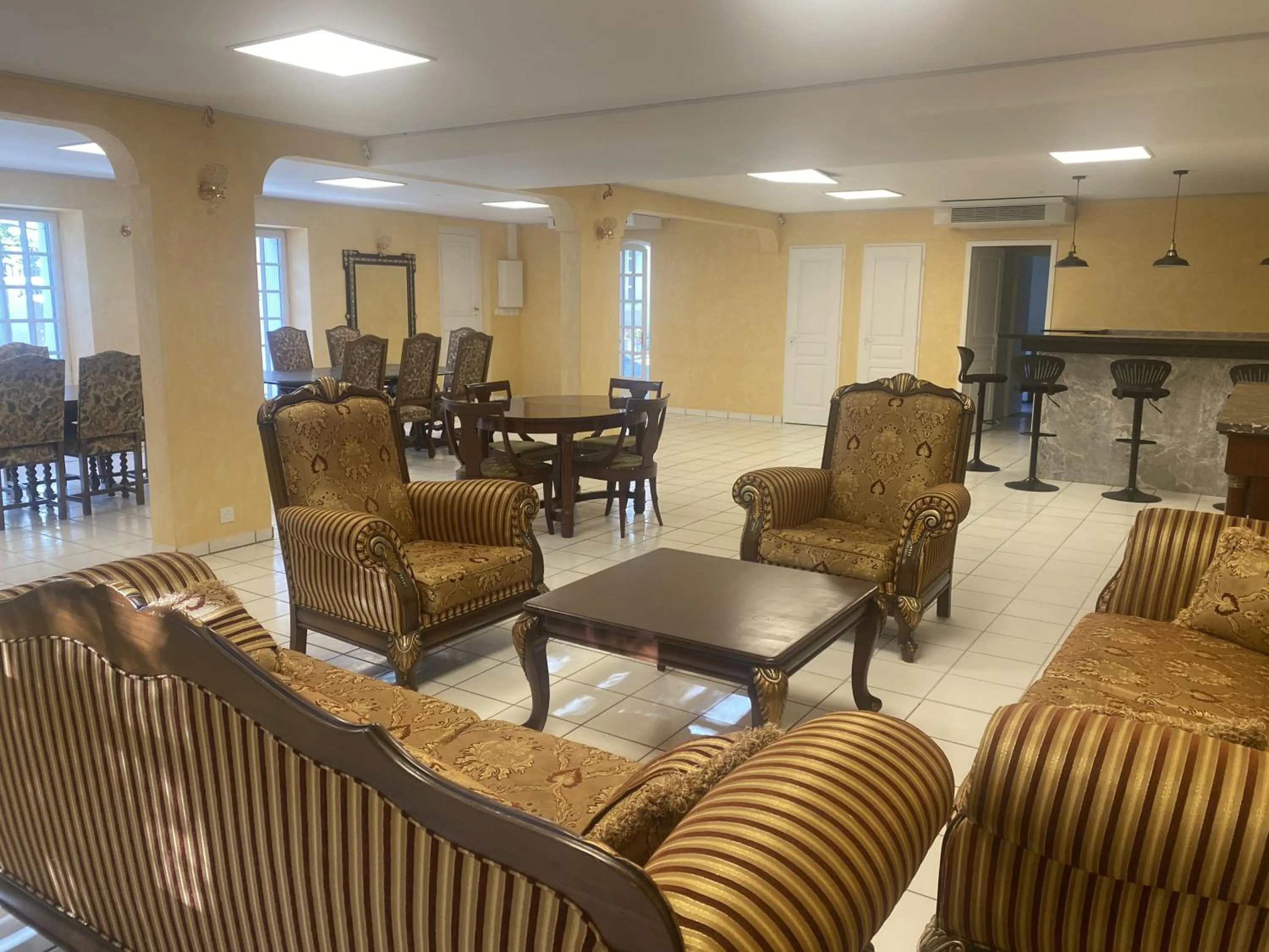 Business facilities in Logis Vélès