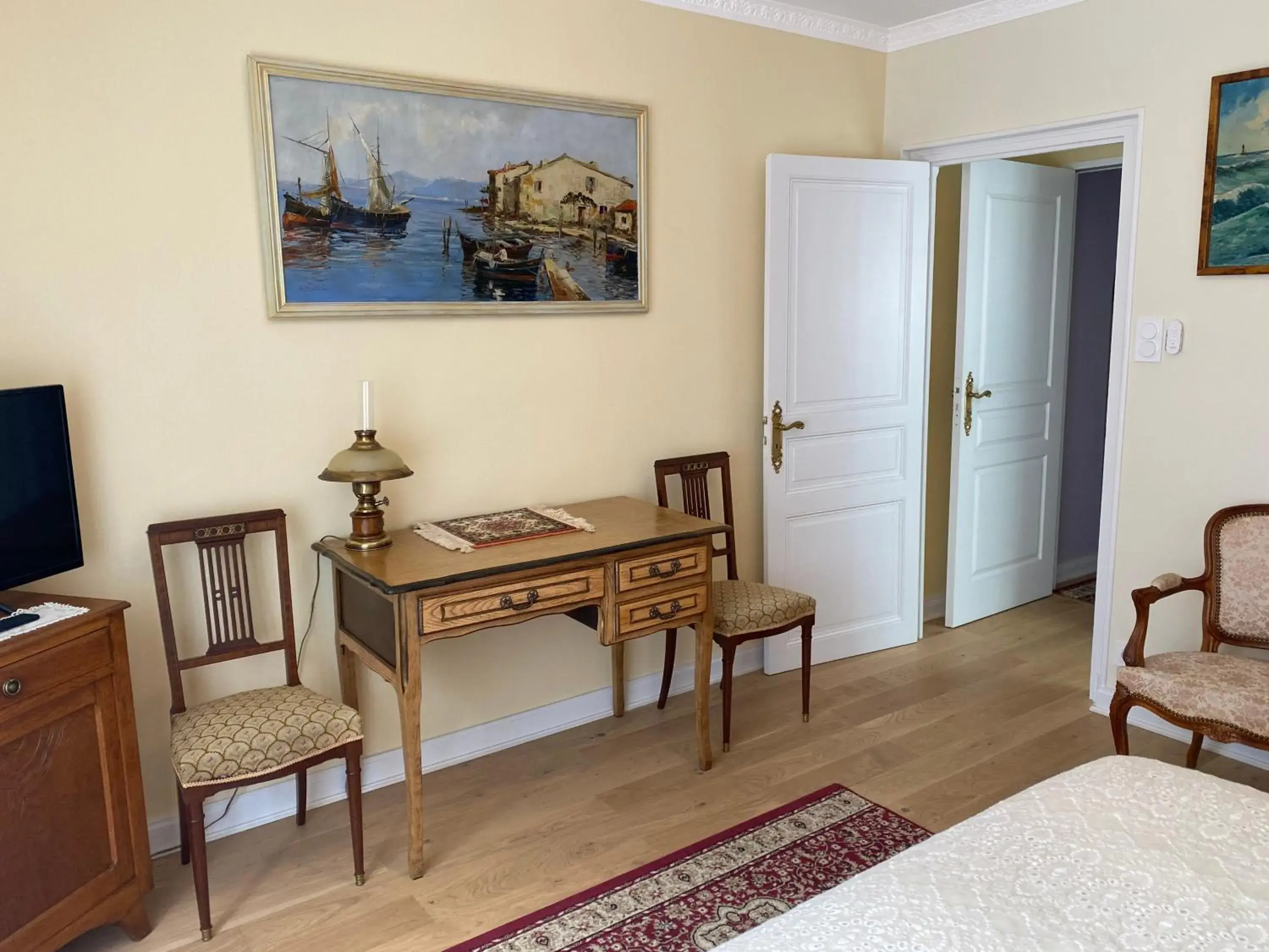 Small Double Room - single occupancy in Logis Vélès Small Double Room - single occupancy in Logis Vélès