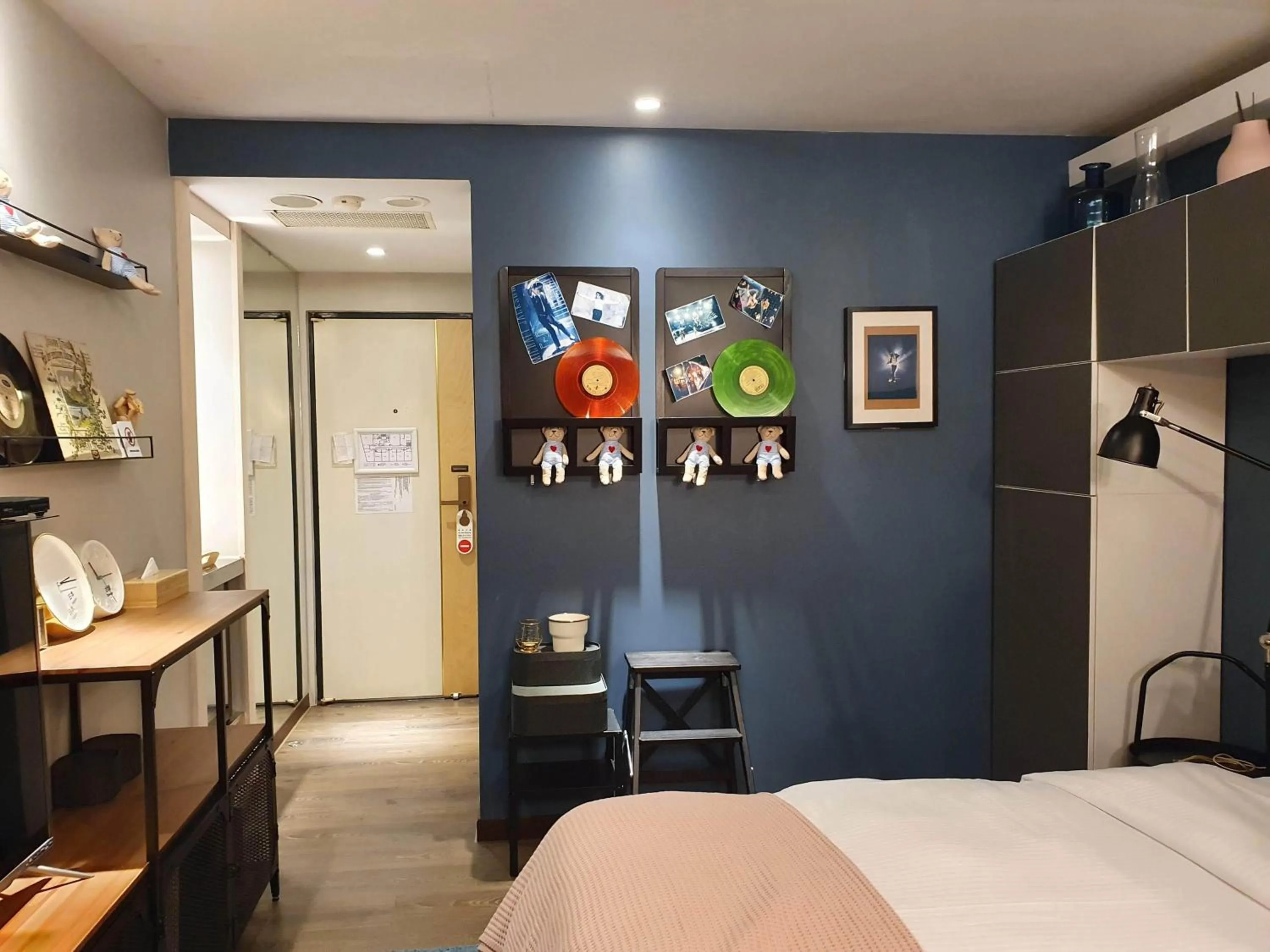 room service, Bed in Yomi Hotel - ShuangLian MRT