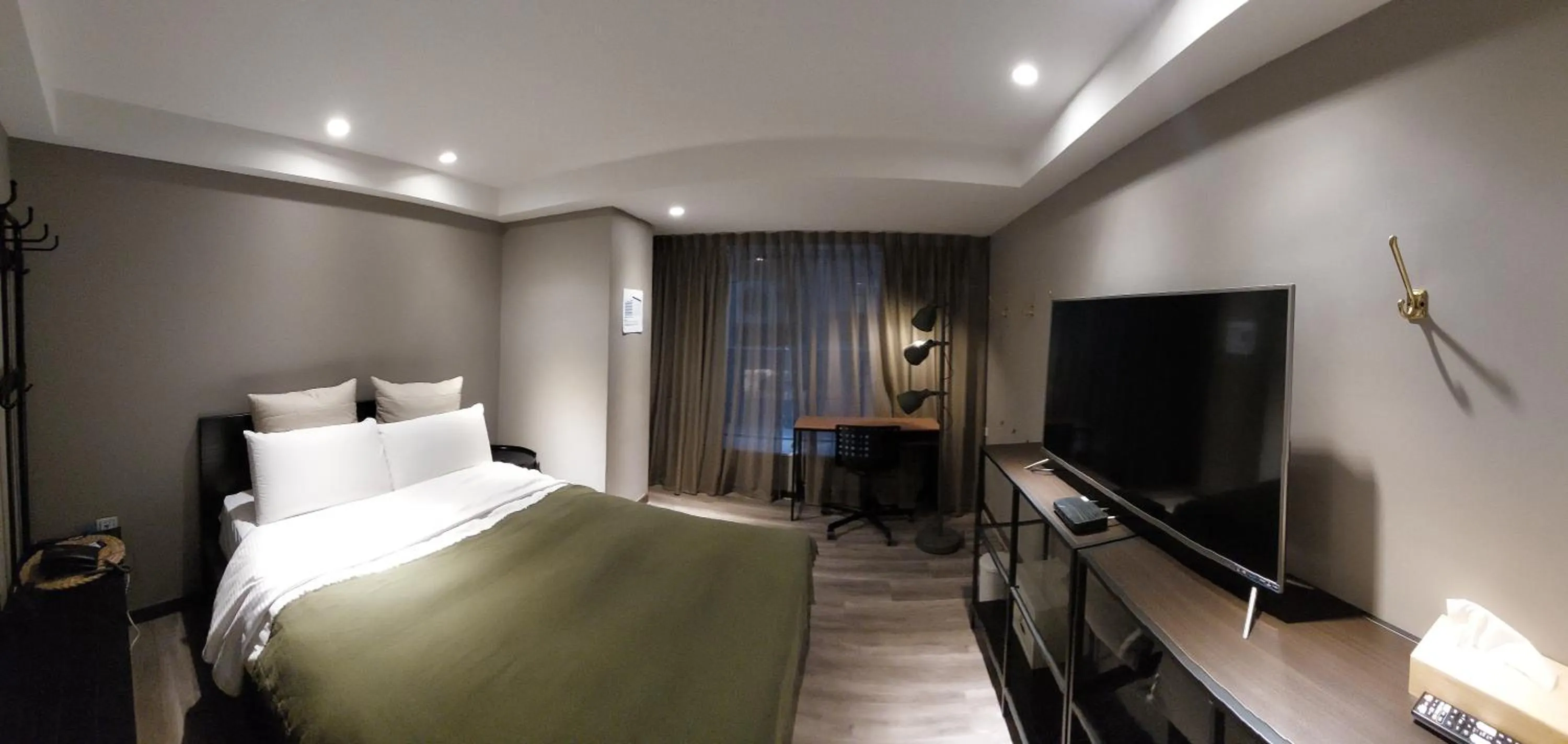 On site, Bed in Yomi Hotel - ShuangLian MRT