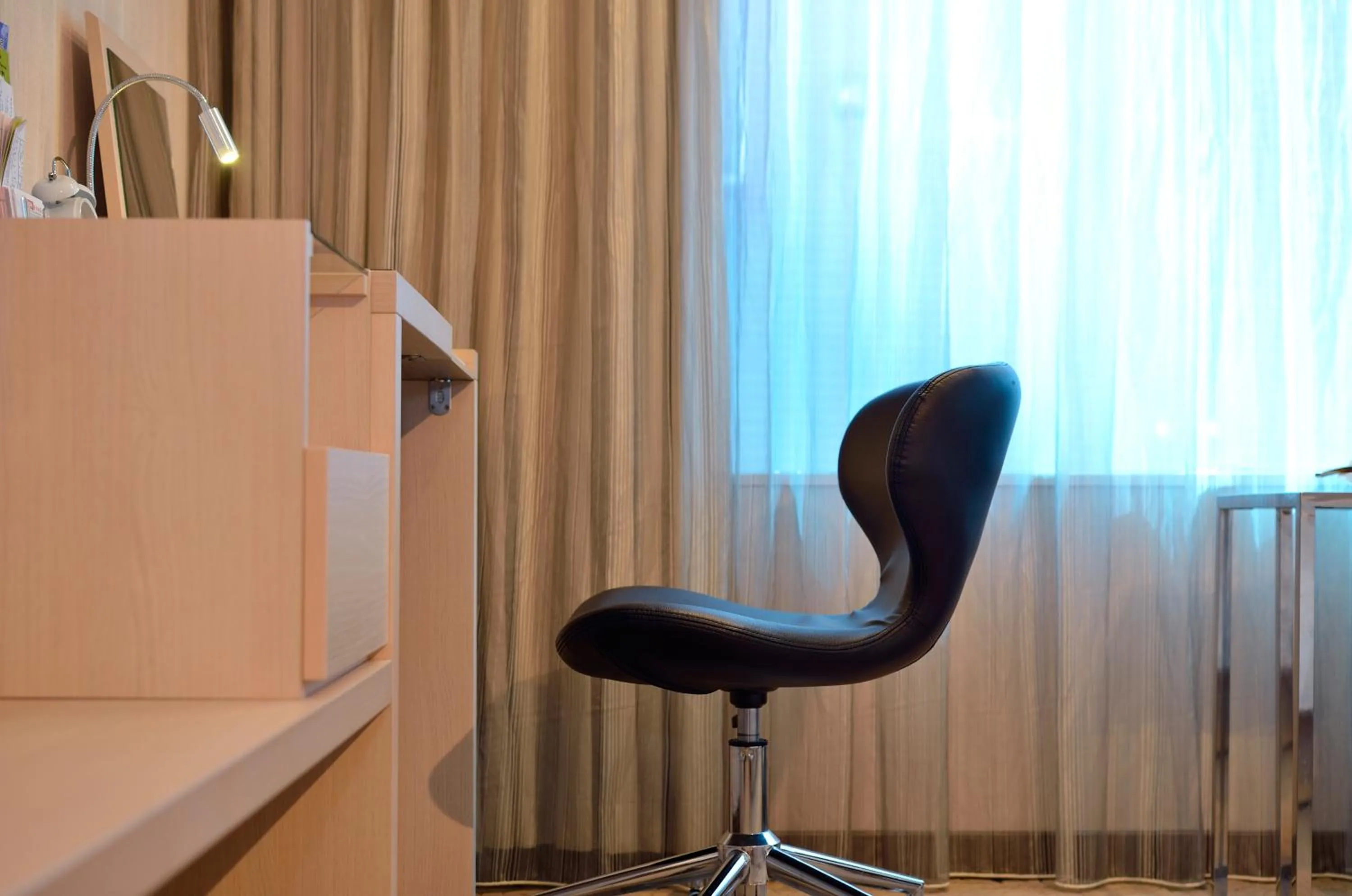 Seating area in Yomi Hotel - ShuangLian MRT