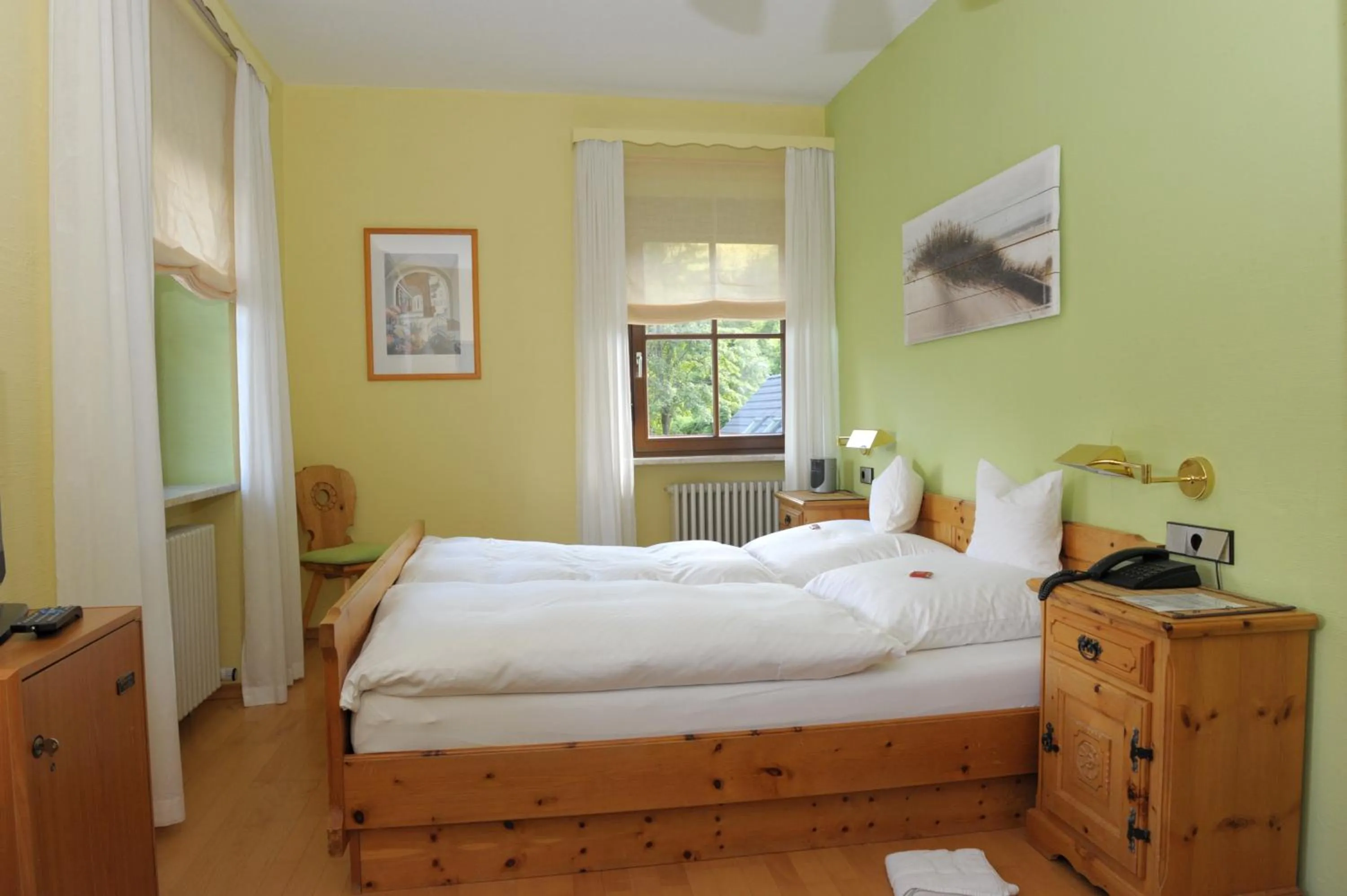 Photo of the whole room in Hotel Sarbacher