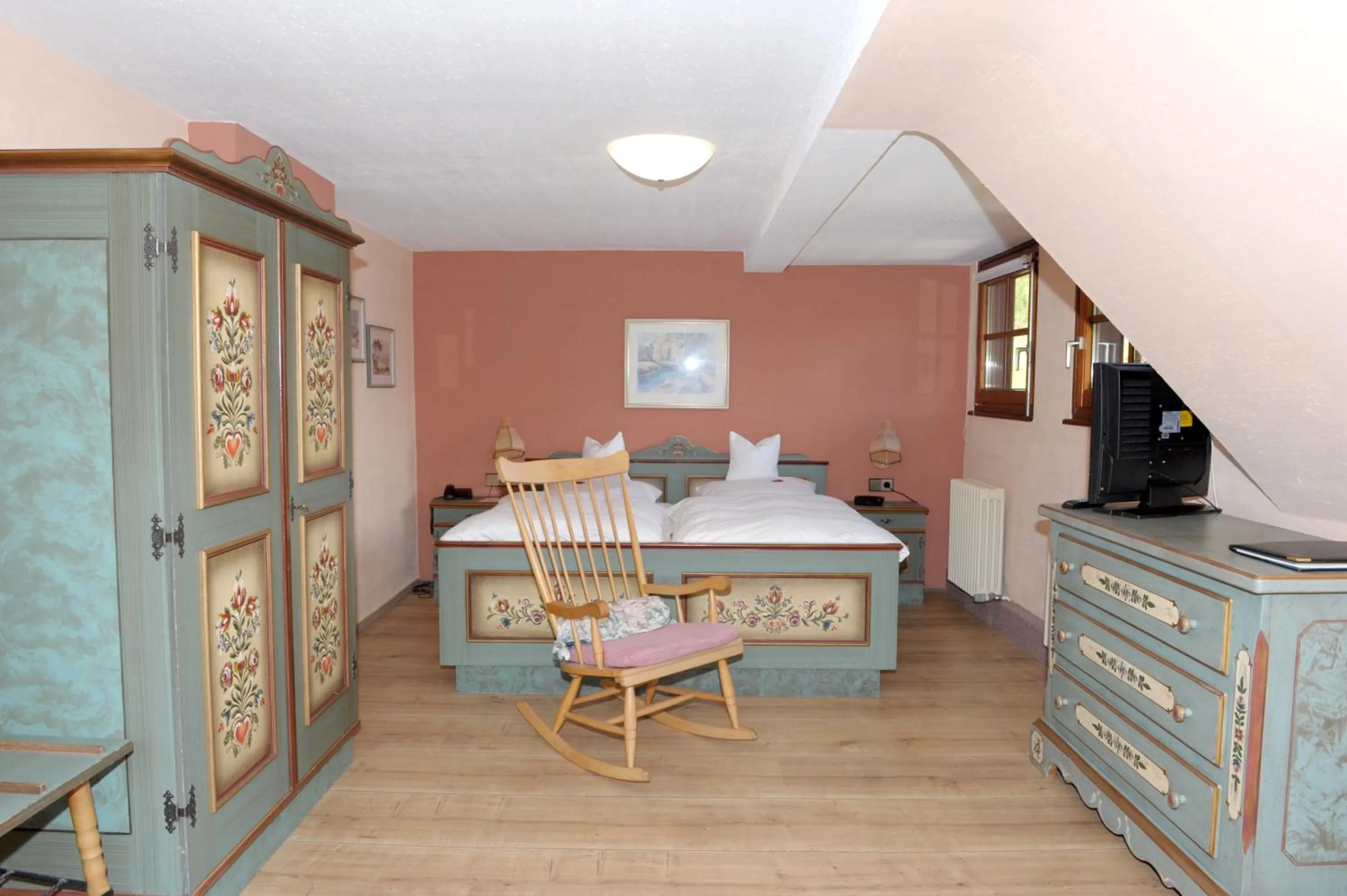 Photo of the whole room in Hotel Sarbacher