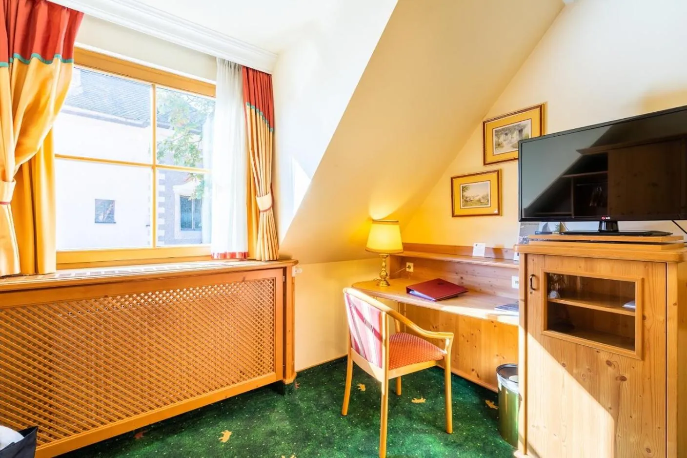 TV and multimedia in Hotel Zum Schwarzen Bären