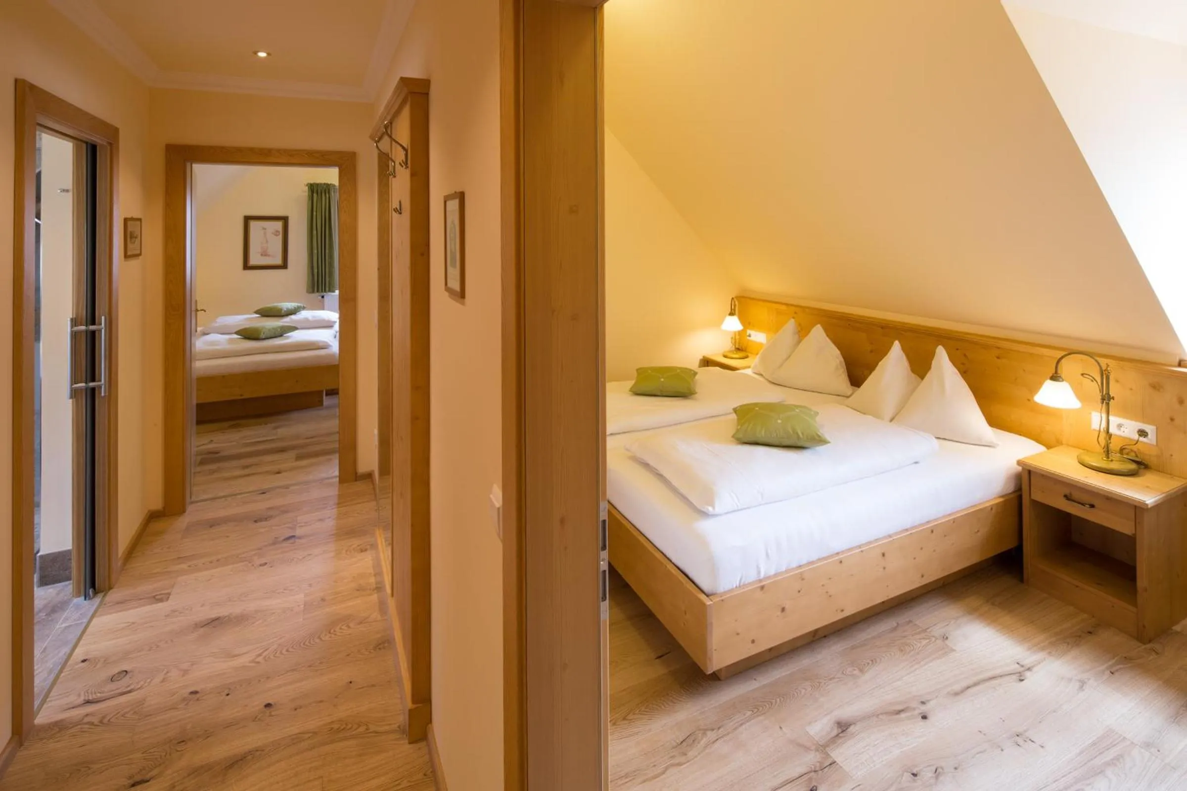 Bed in Hotel Zum Schwarzen Bären