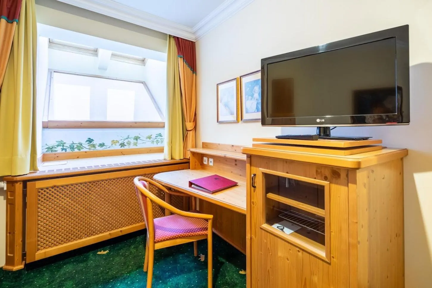 TV and multimedia in Hotel Zum Schwarzen Bären