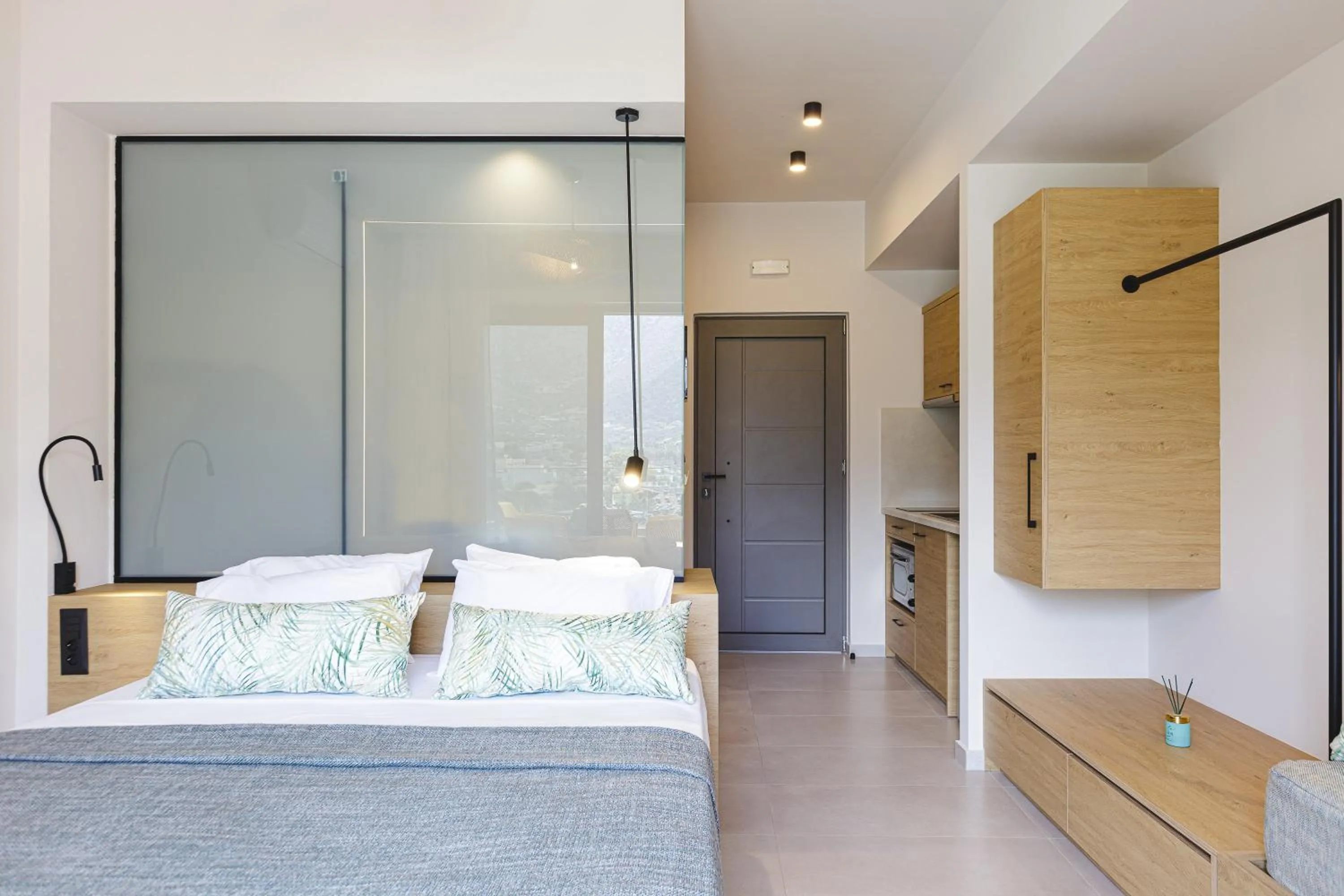 Bedroom, Bed in Mira Mare Luxury Residence