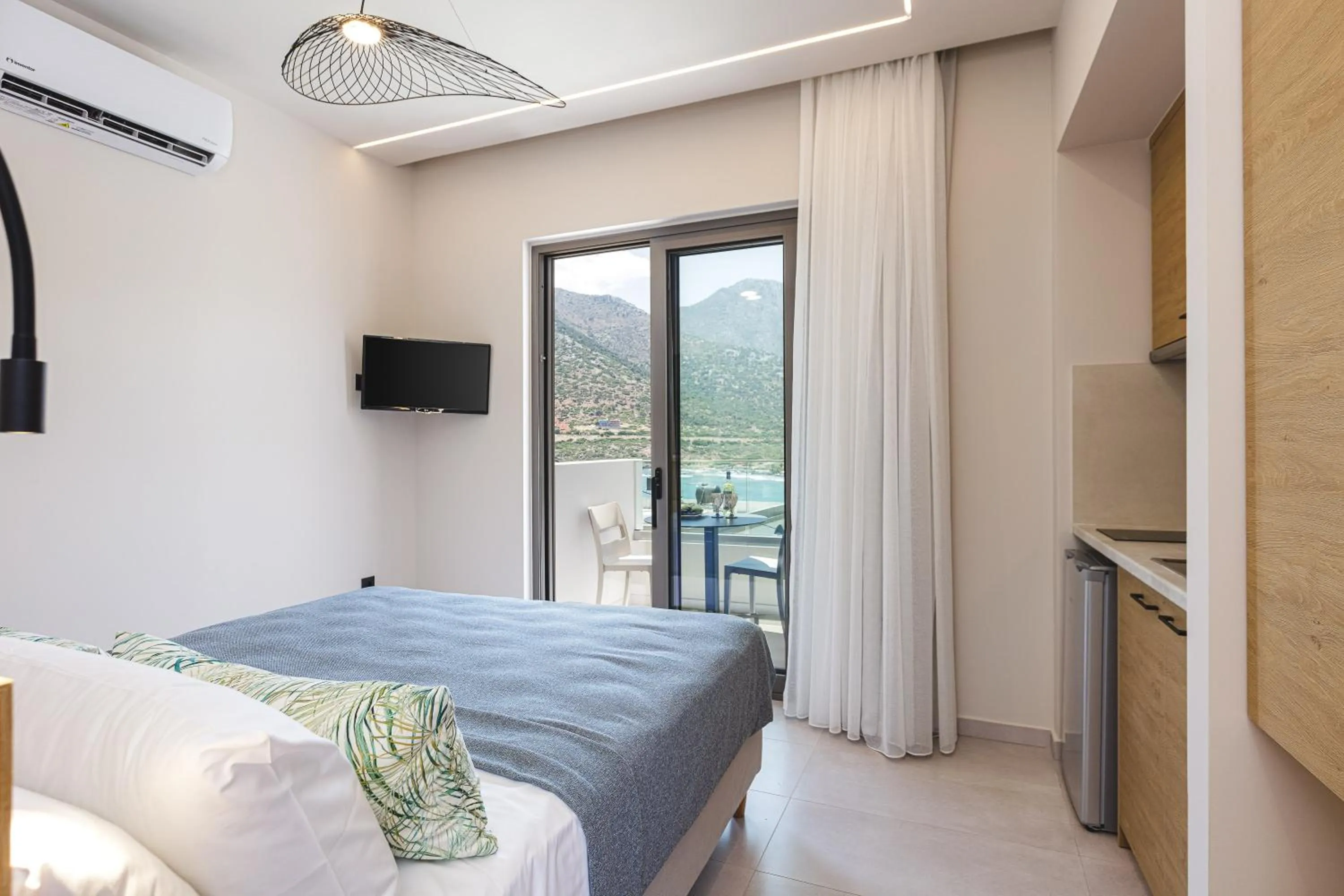 Bedroom, Bed in Mira Mare Luxury Residence