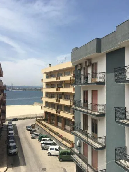 Property building in B&B Mare di Augusta La Finestra sul Porto