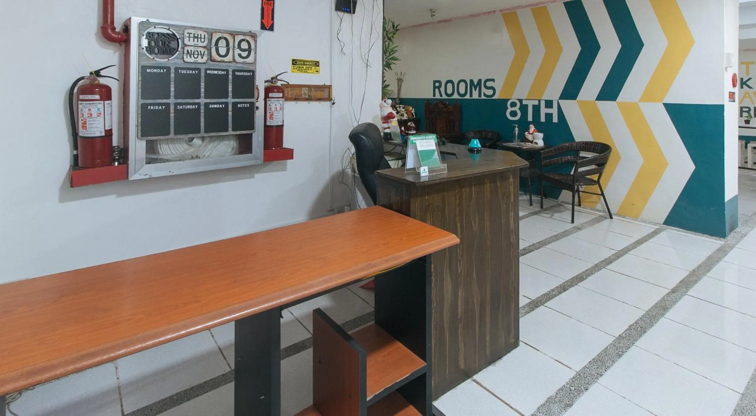 Lobby or reception in RedDoorz at Crowne One Condo