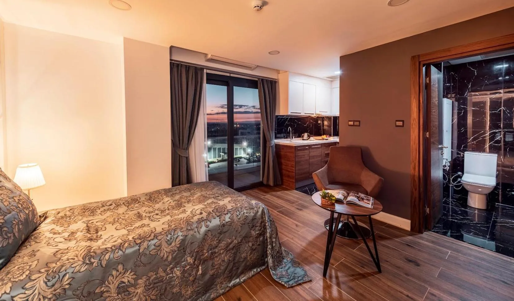 Bed in Novel Centre Point Hotel