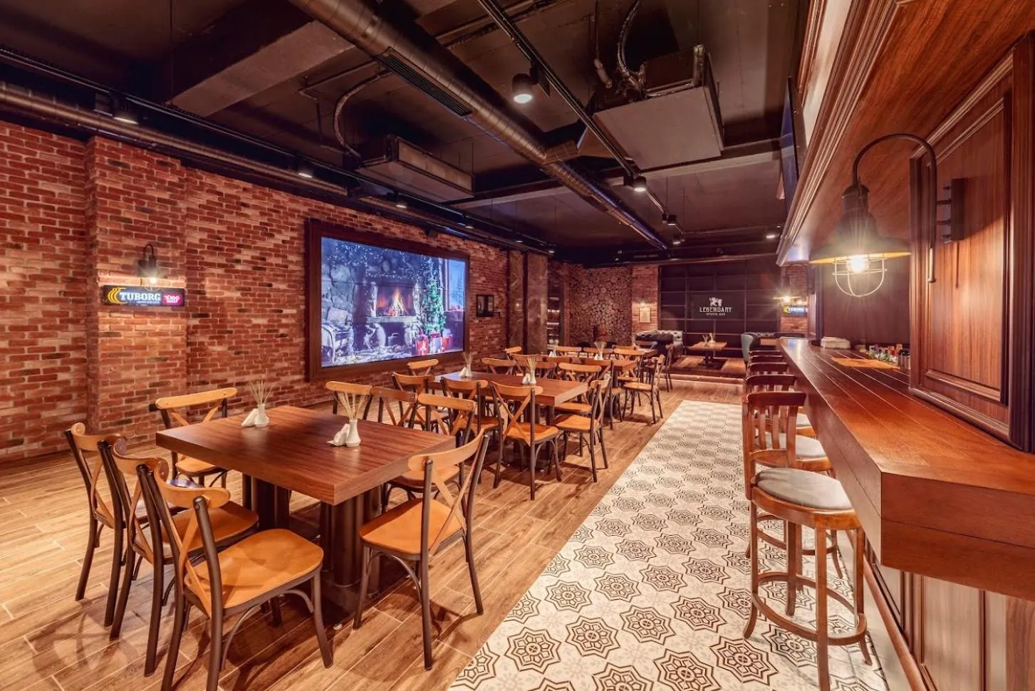 Novel Centre Point Hotel