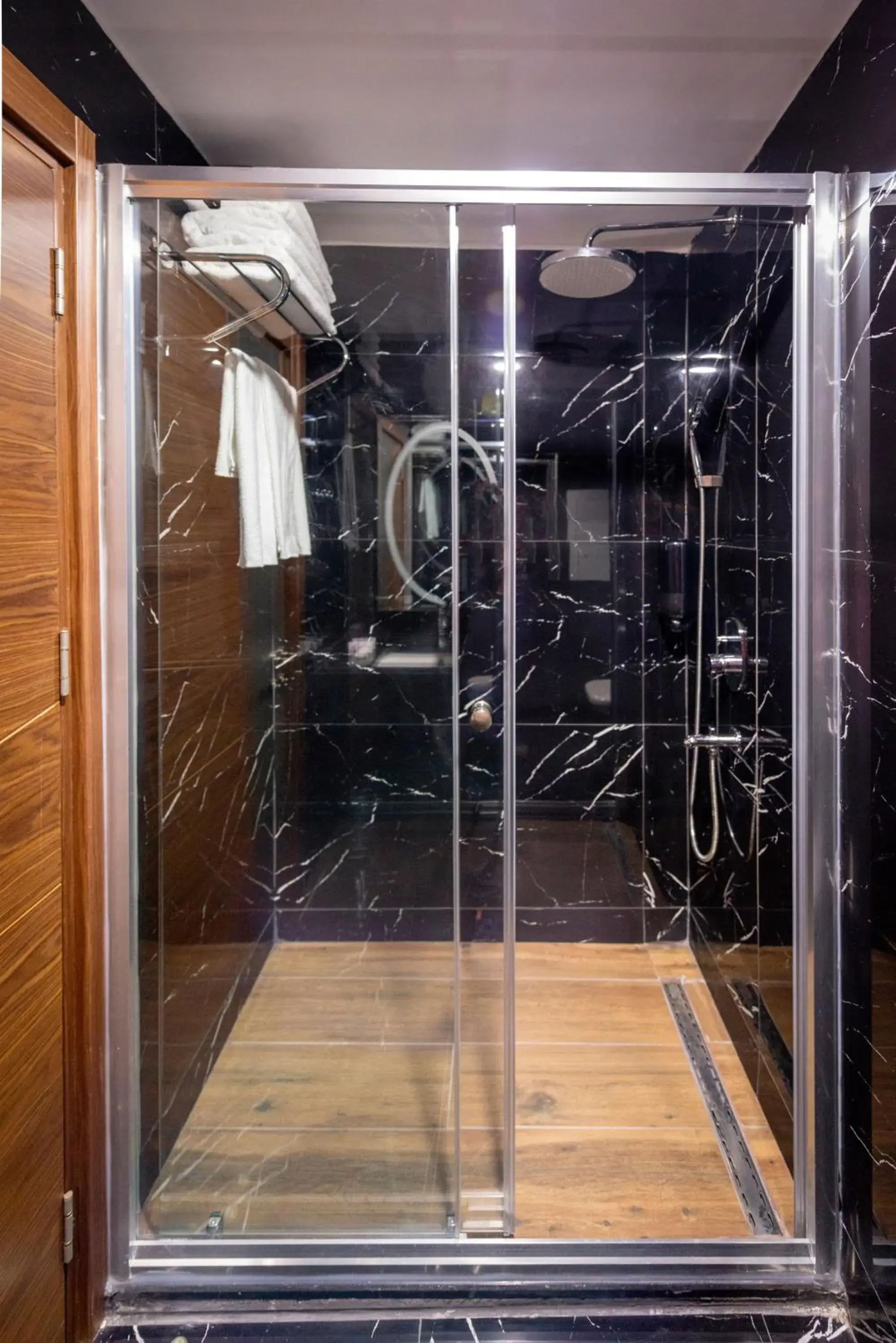 Superior Room in Novel Centre Point Hotel Superior Room in Novel Centre Point Hotel