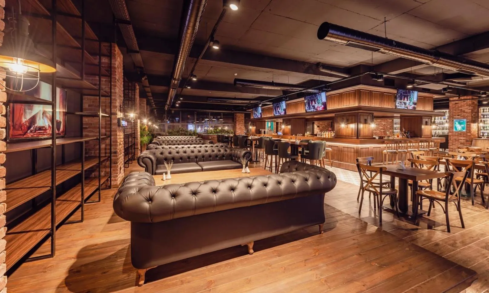 Novel Centre Point Hotel