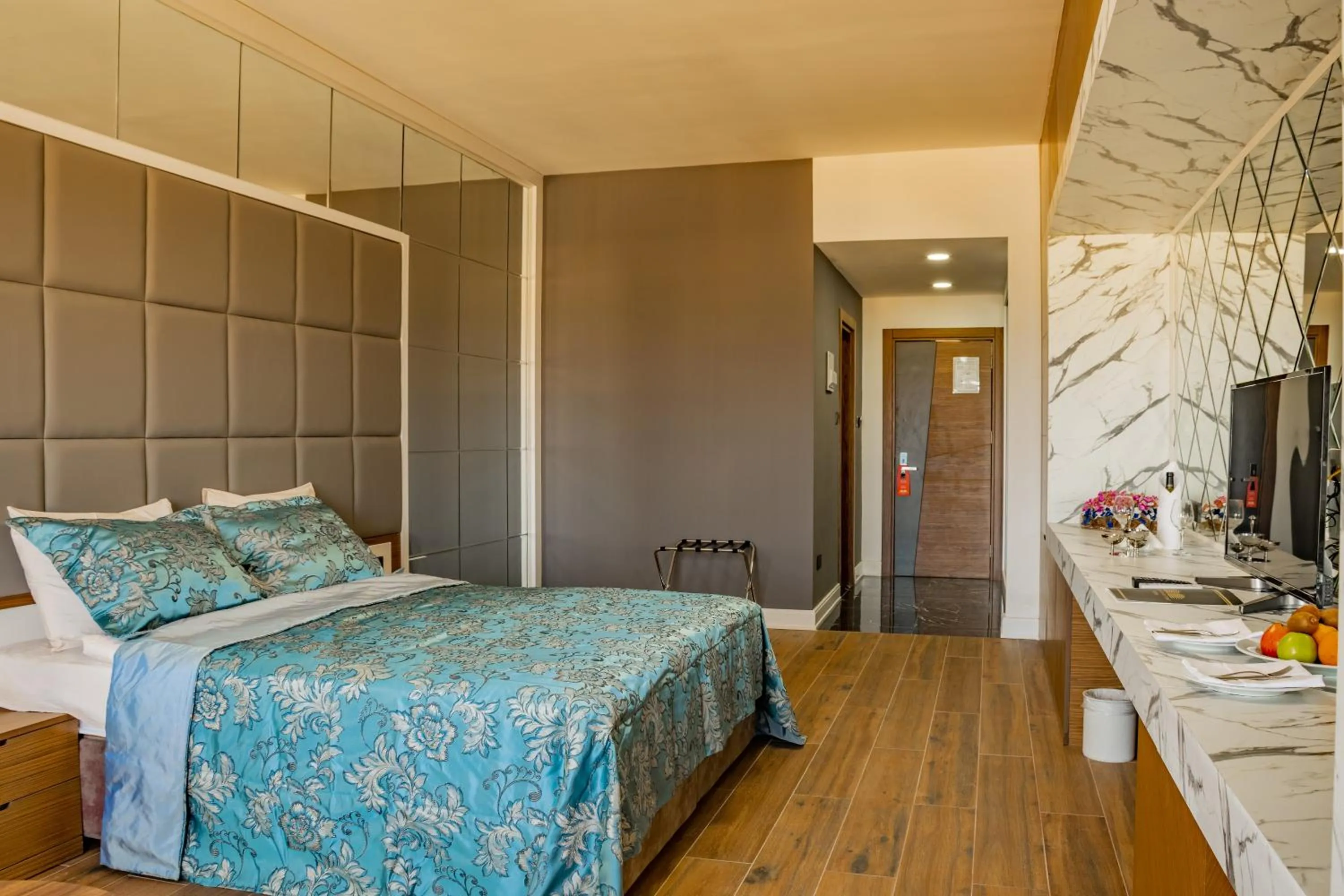 Bed in Novel Centre Point Hotel