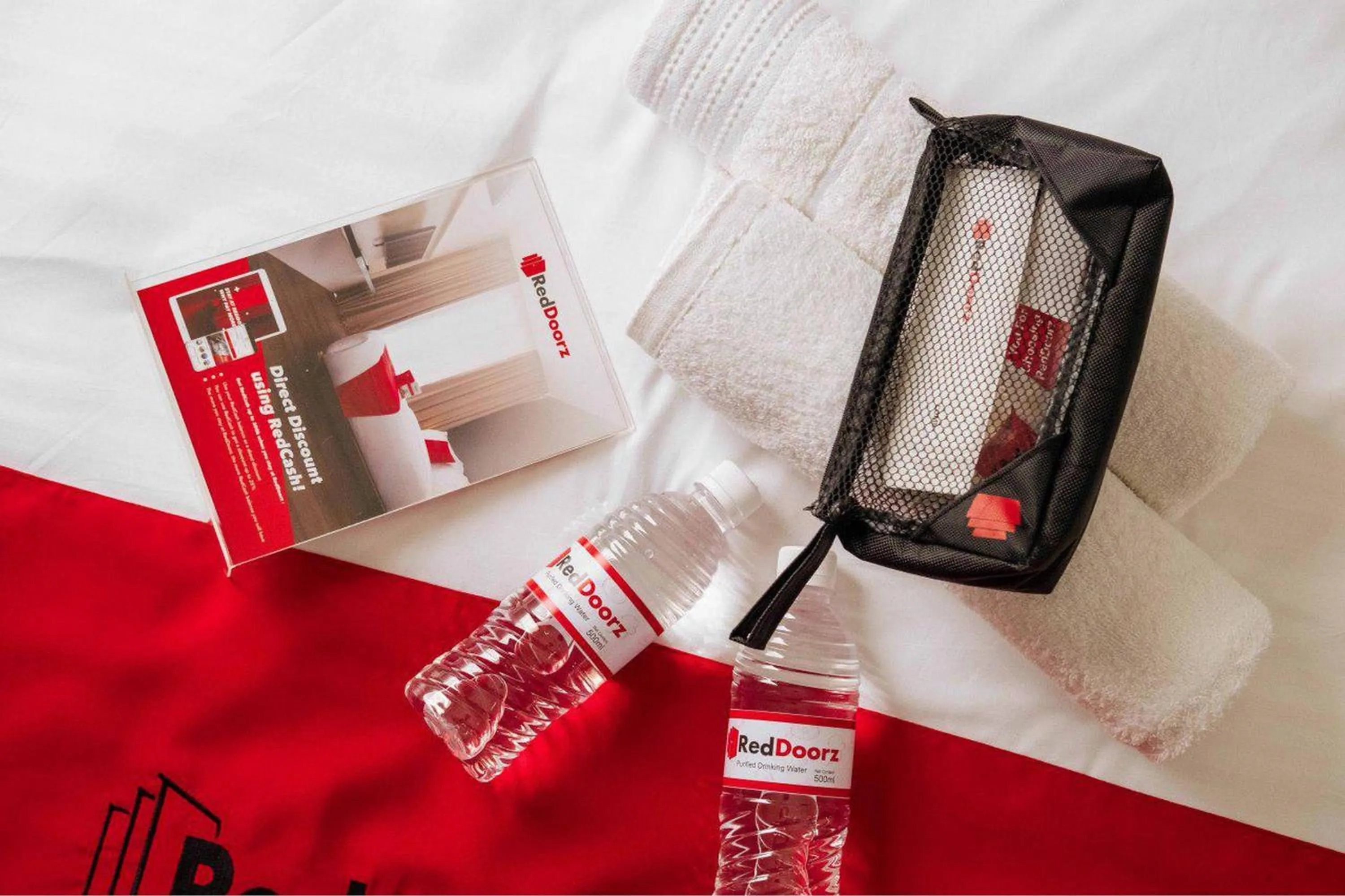 RedDoorz Plus near Nagoya Hill Batam 6