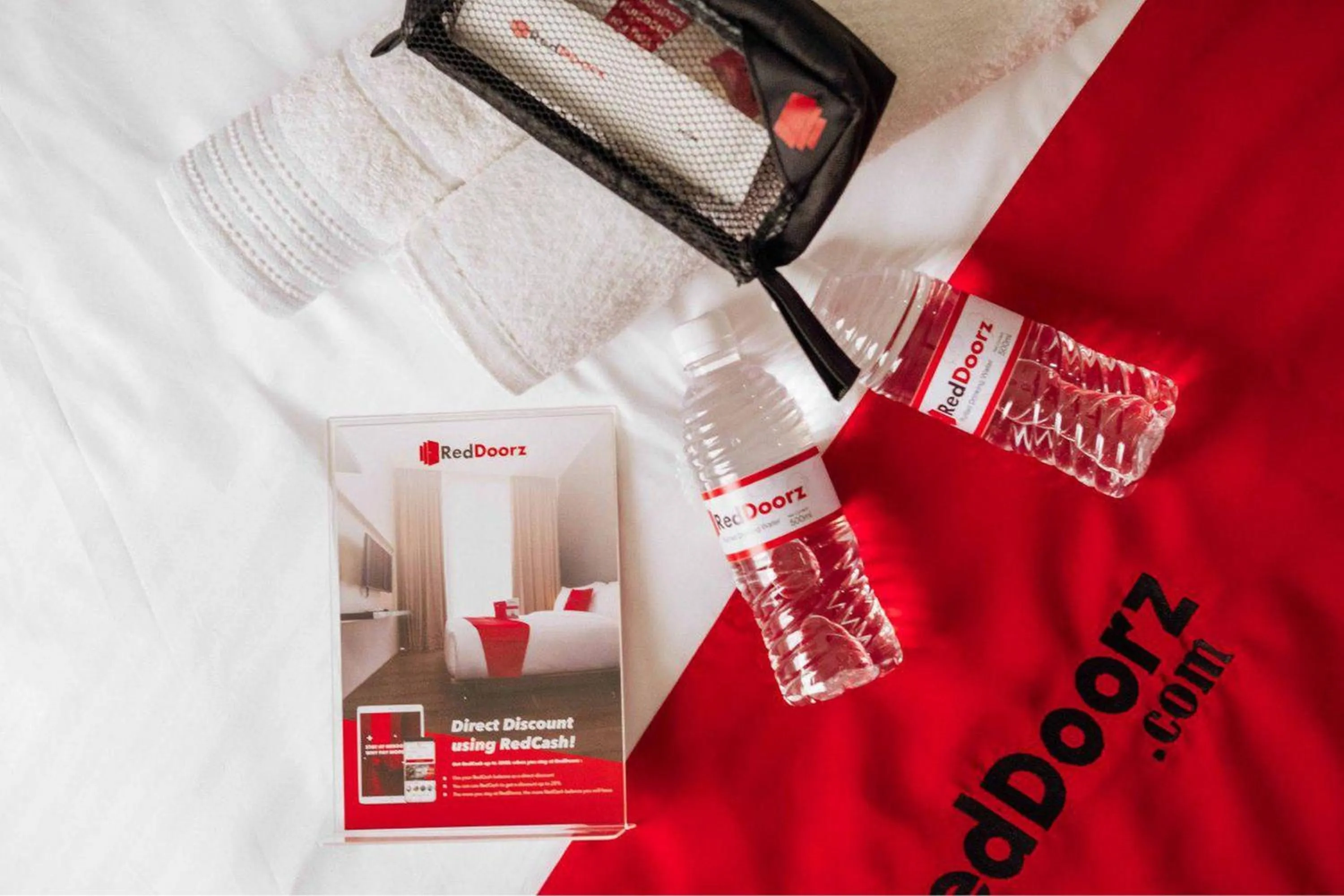 RedDoorz Plus near Nagoya Hill Batam 6