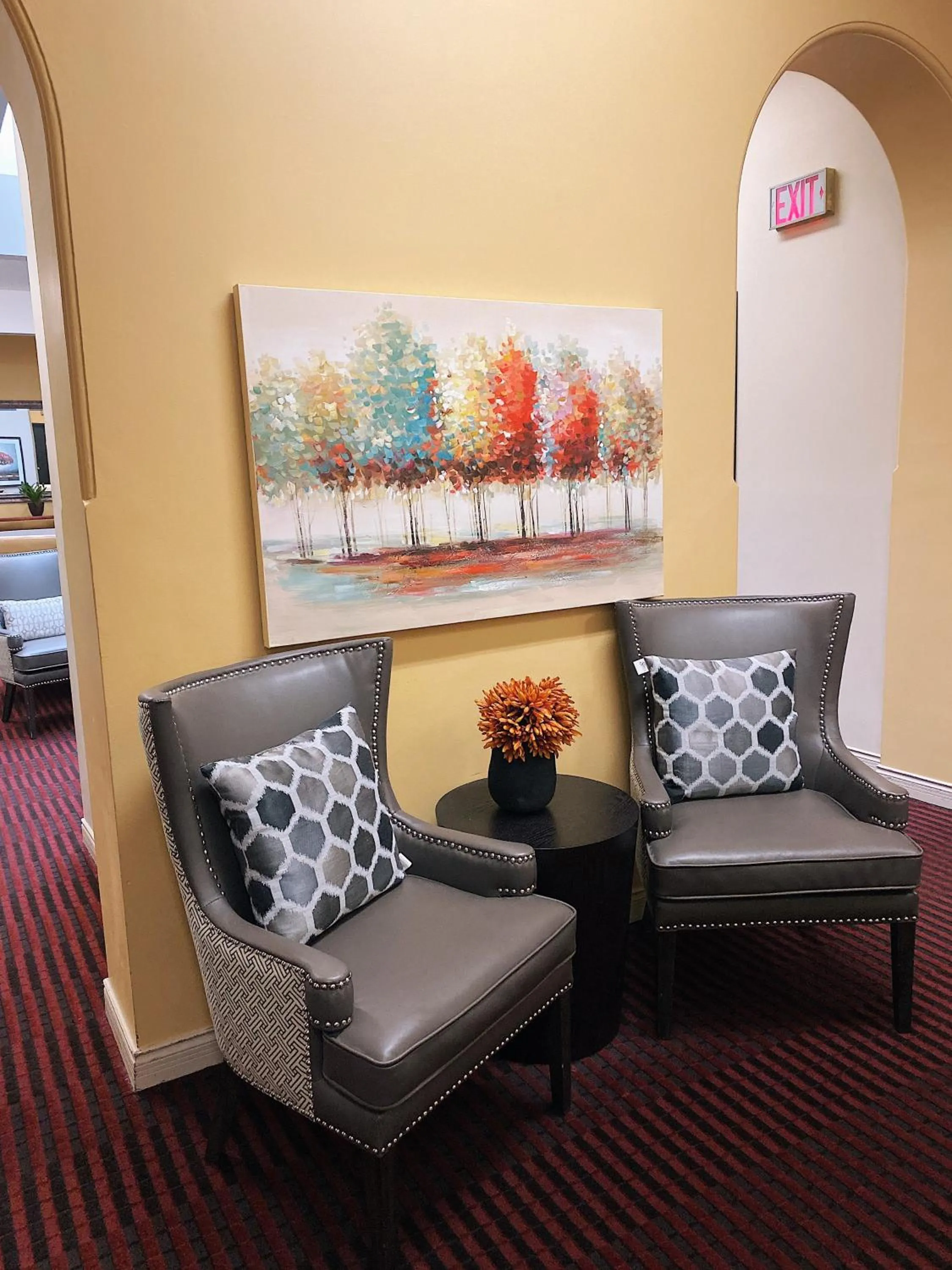 Seating area in The Met Hotel