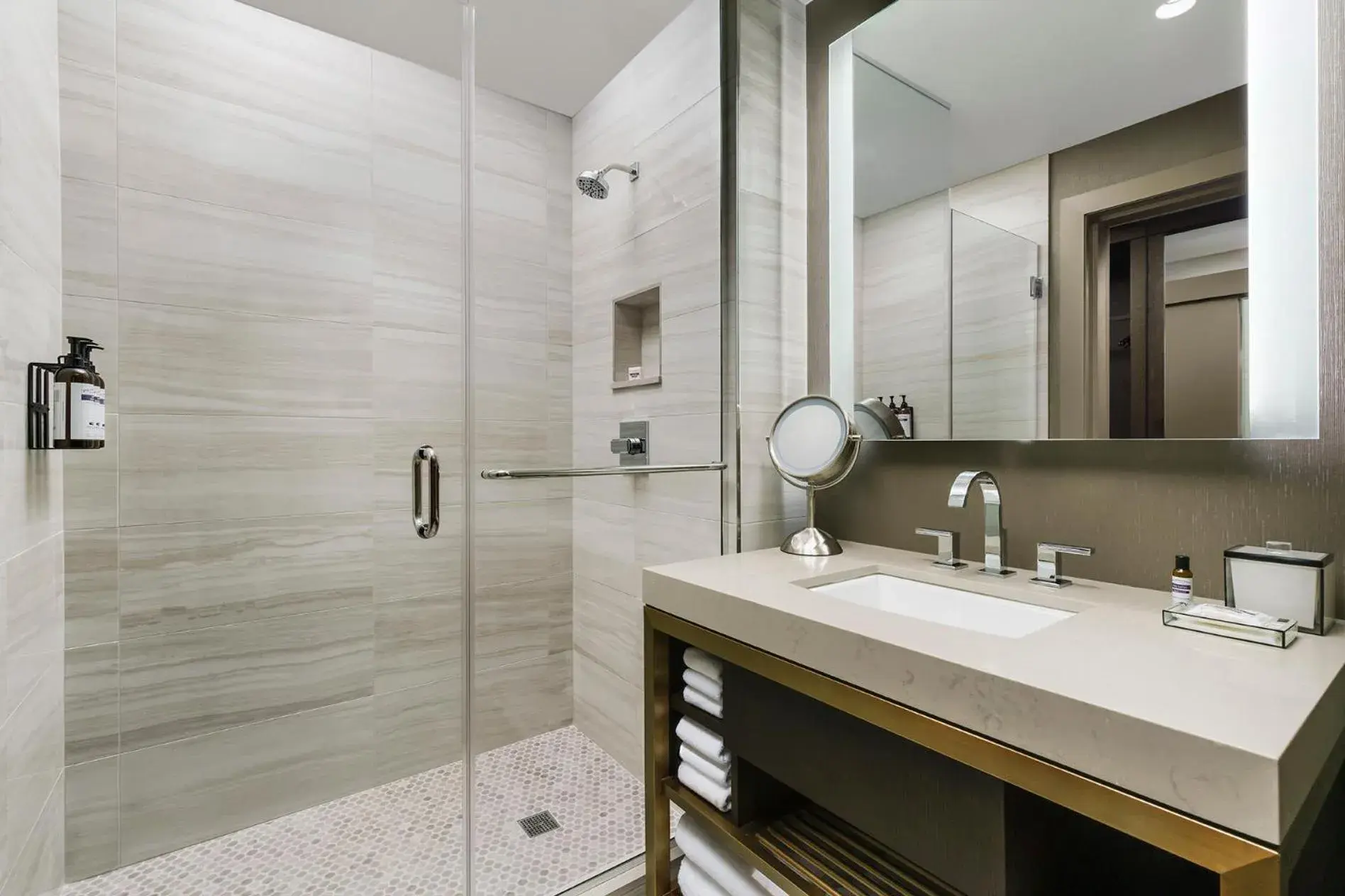 King Room with City View in Hyatt Regency JFK Airport at Resorts World New York King Room with City View in Hyatt Regency JFK Airport at Resorts World New York