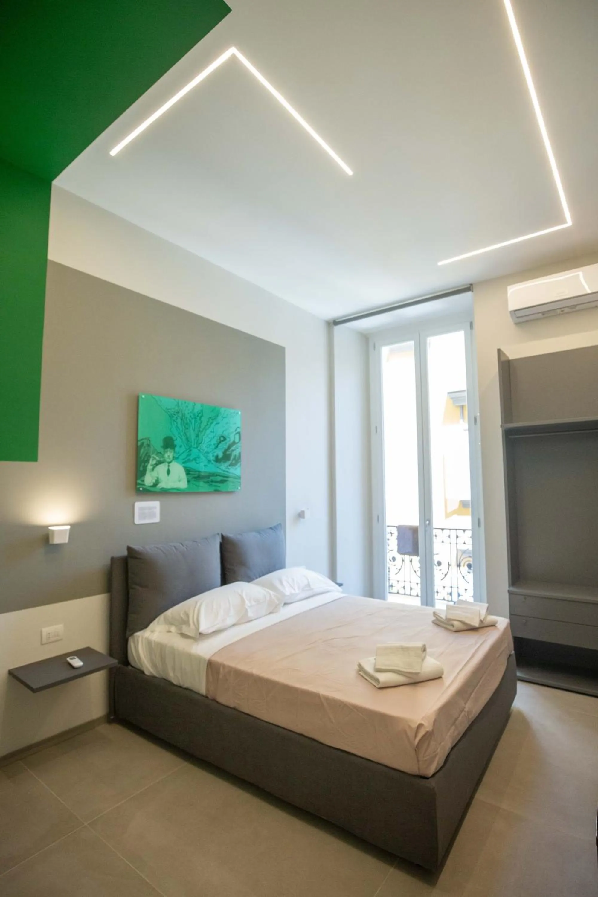 Bedroom, Bed in Napoli è....... By Dimorra