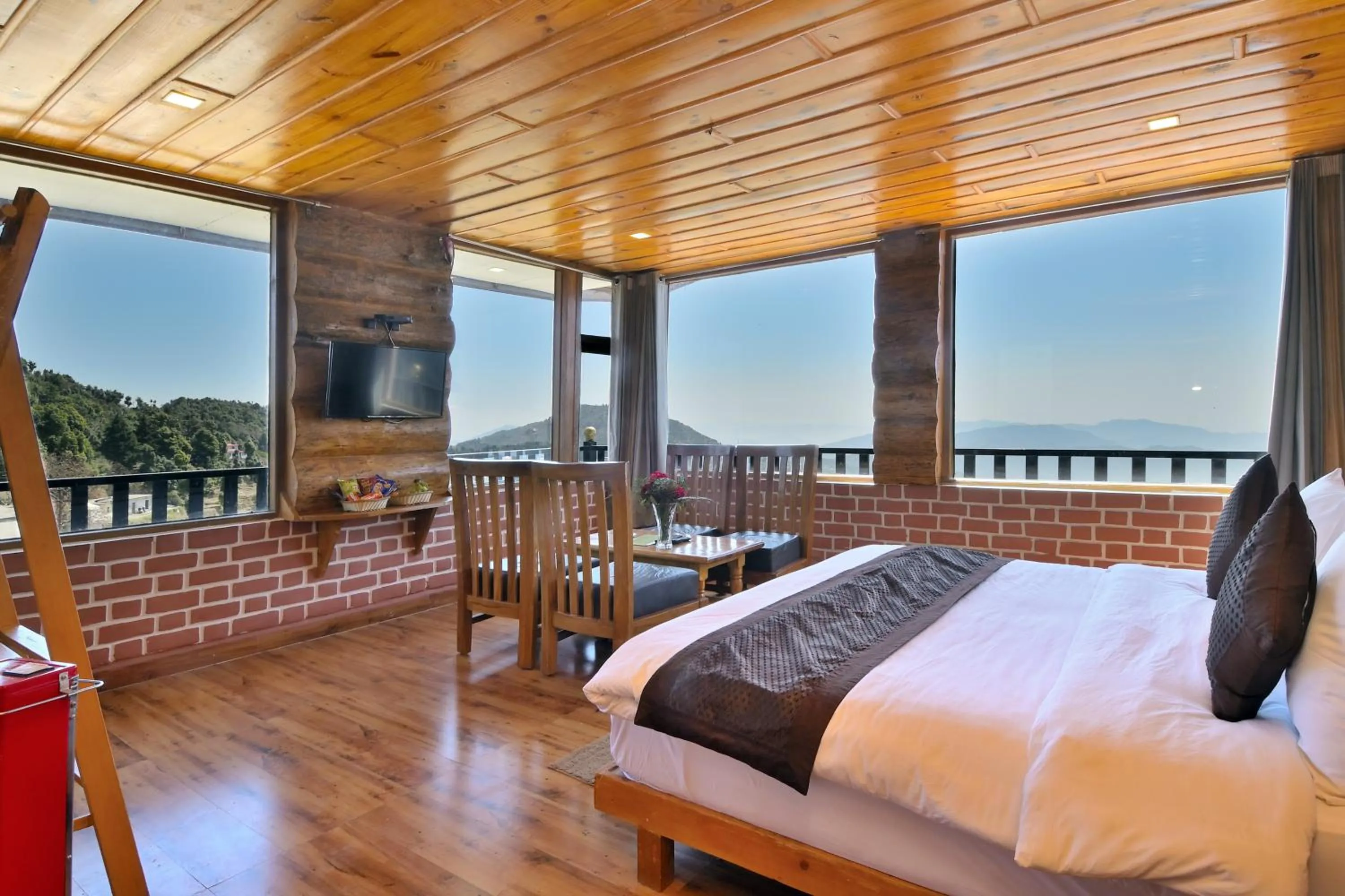 Bedroom, Bed in LA Riqueza Kanatal - Mountain View Rooms - Best Location - Amazing Food - Close to Jungle Safari & Adventure Activities