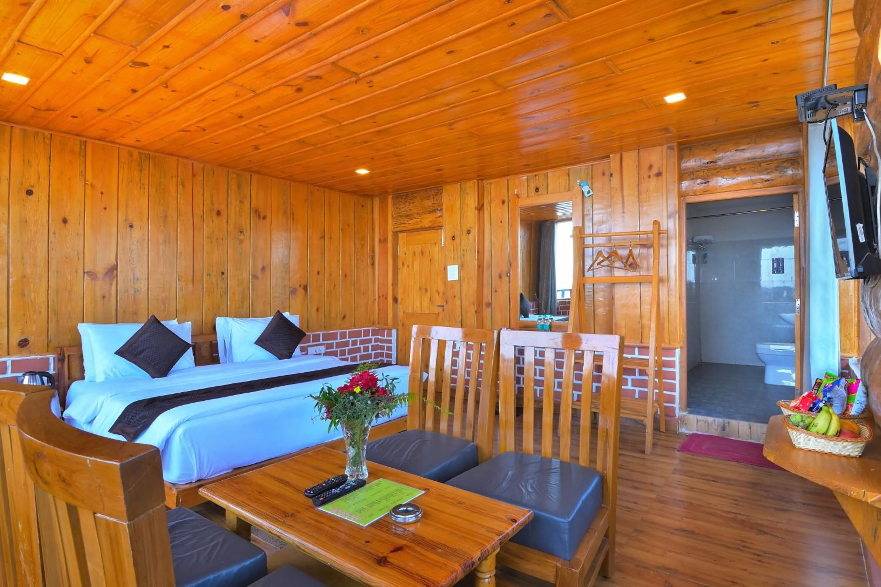 Bedroom, Bed in LA Riqueza Kanatal - Mountain View Rooms - Best Location - Amazing Food - Close to Jungle Safari & Adventure Activities