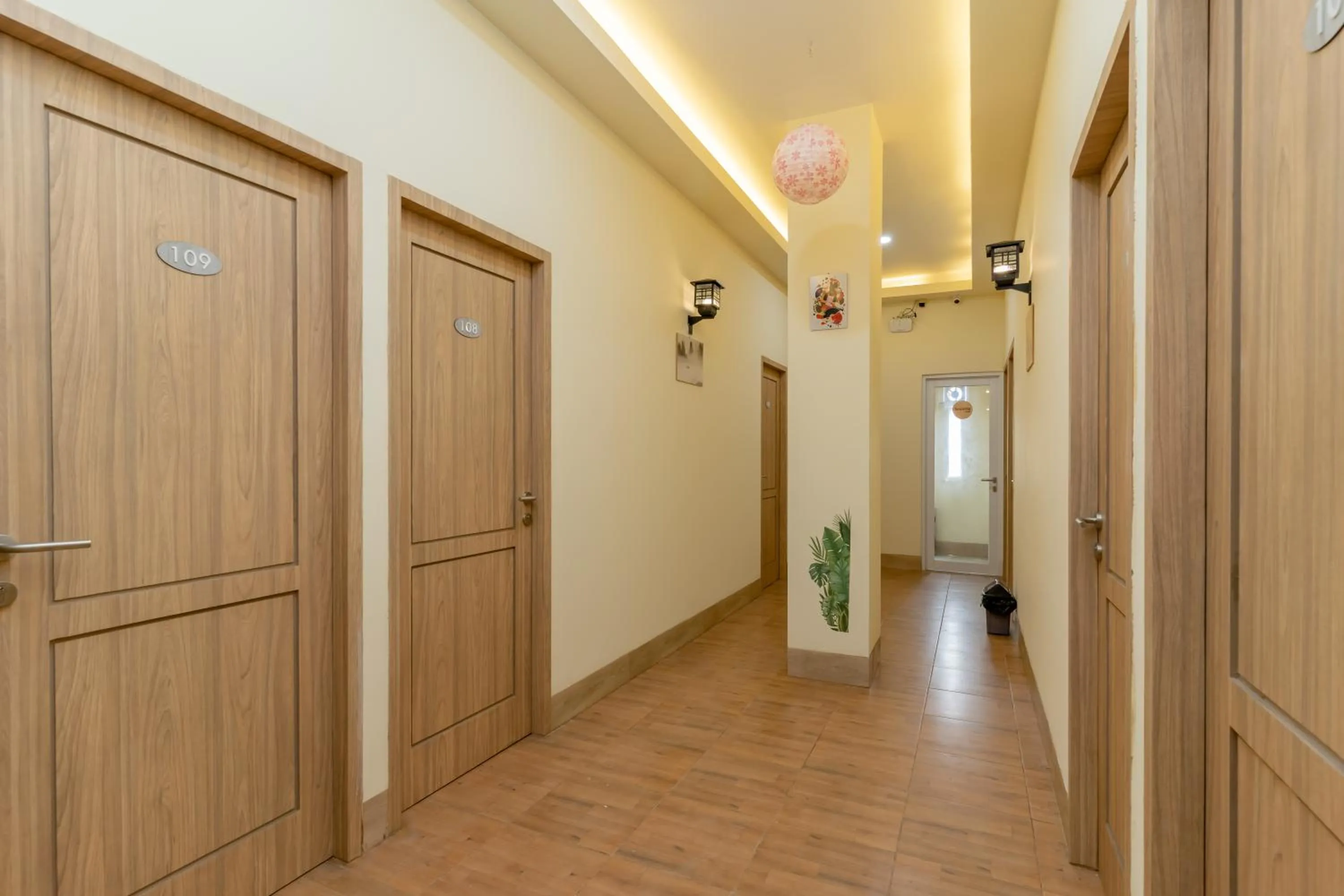 Property building in RedDoorz Plus Near RS Royal Taruma Grogol