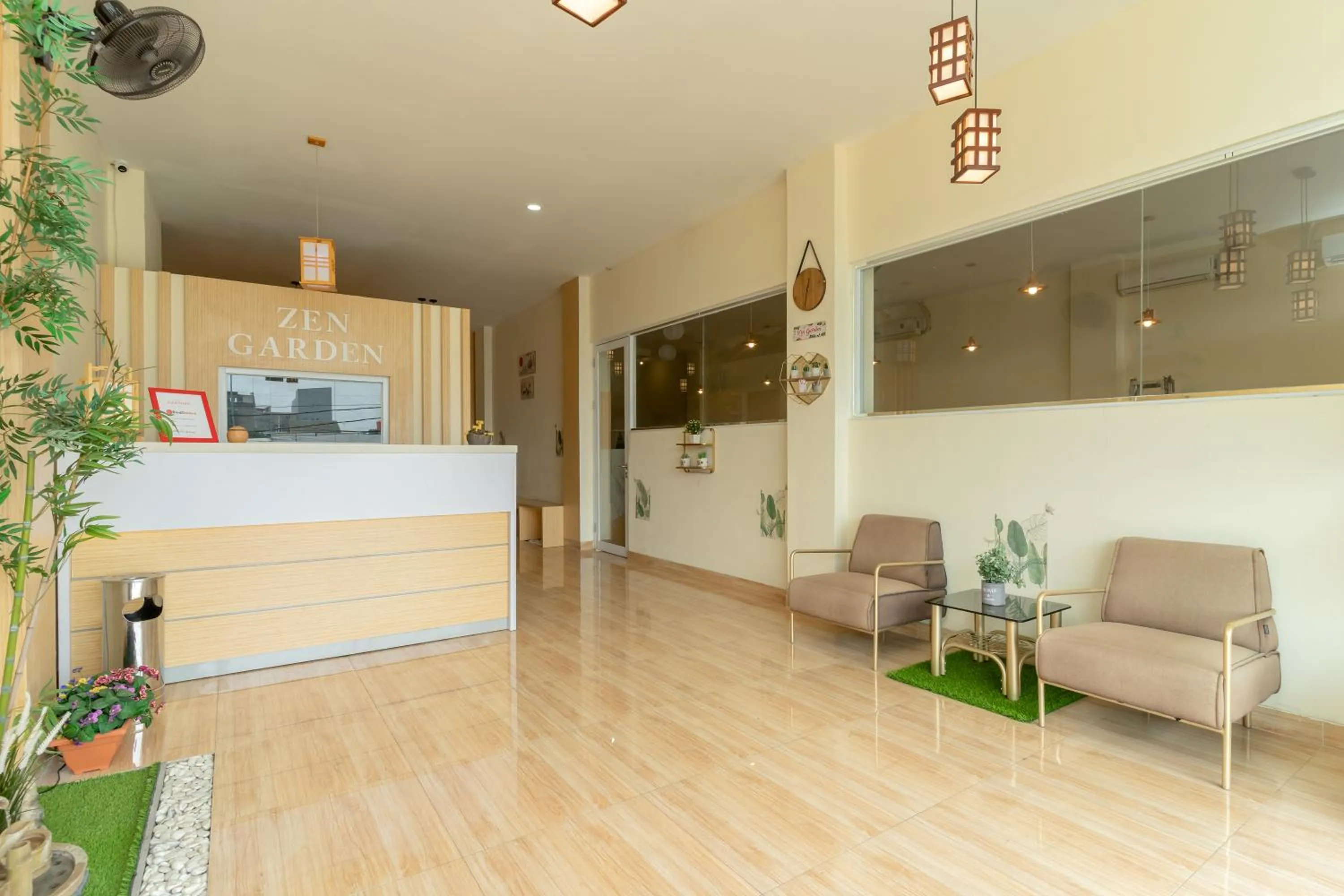 Property logo or sign in RedDoorz Plus Near RS Royal Taruma Grogol