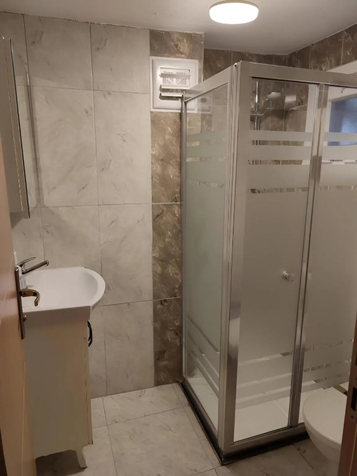 Shower in Grey House Apartments & Suites Istanbul