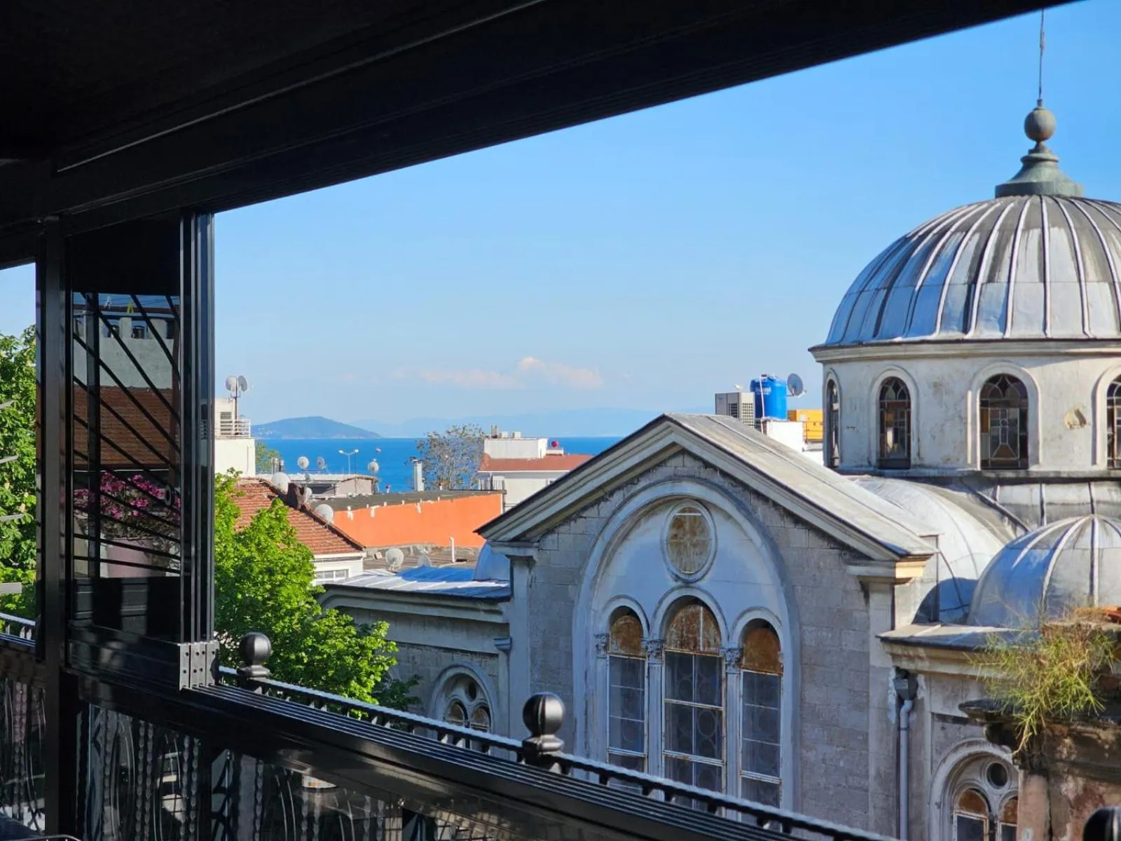 Sea view in Grey House Apartments & Suites Istanbul