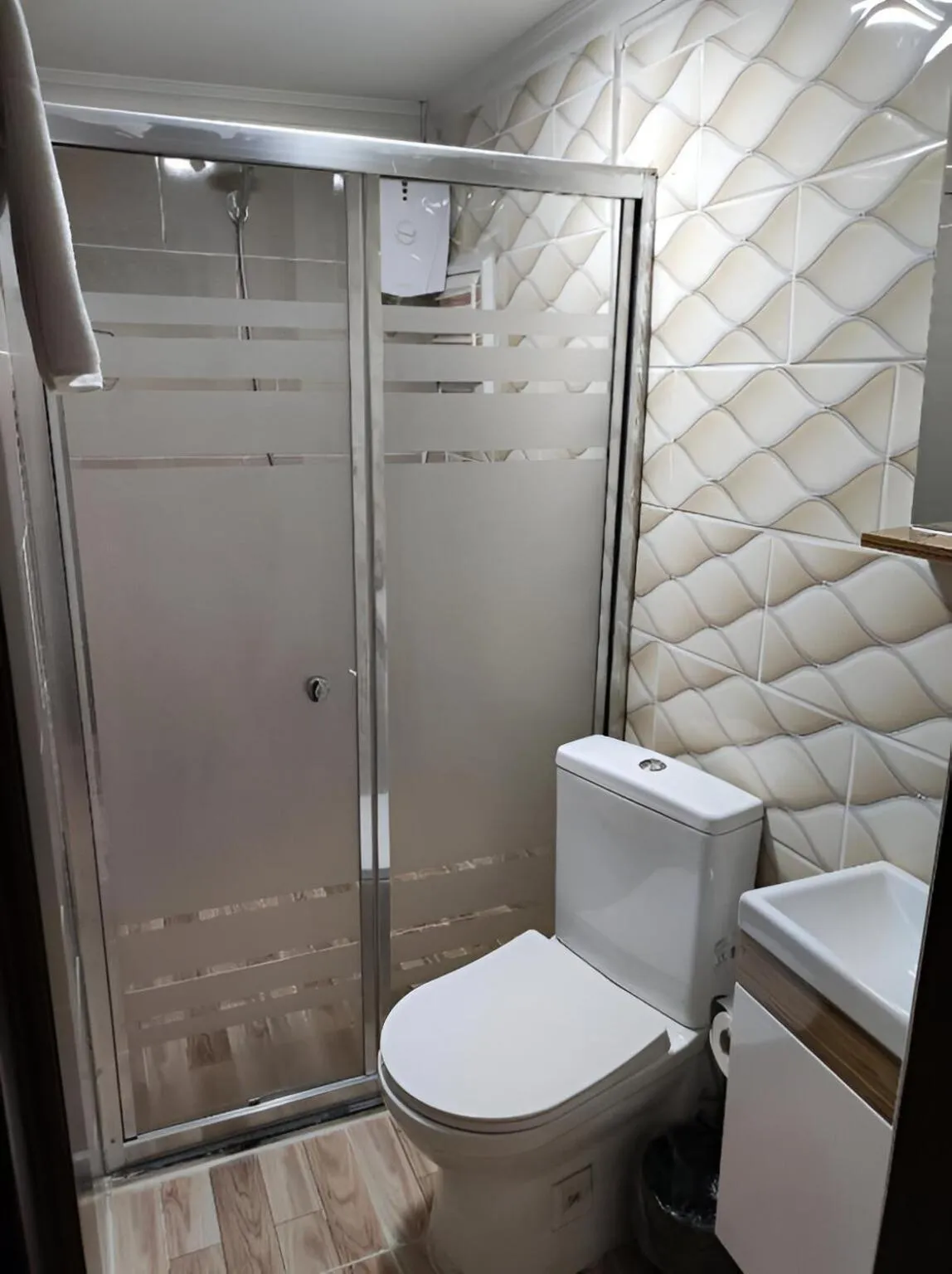 Shower in Grey House Apartments & Suites Istanbul