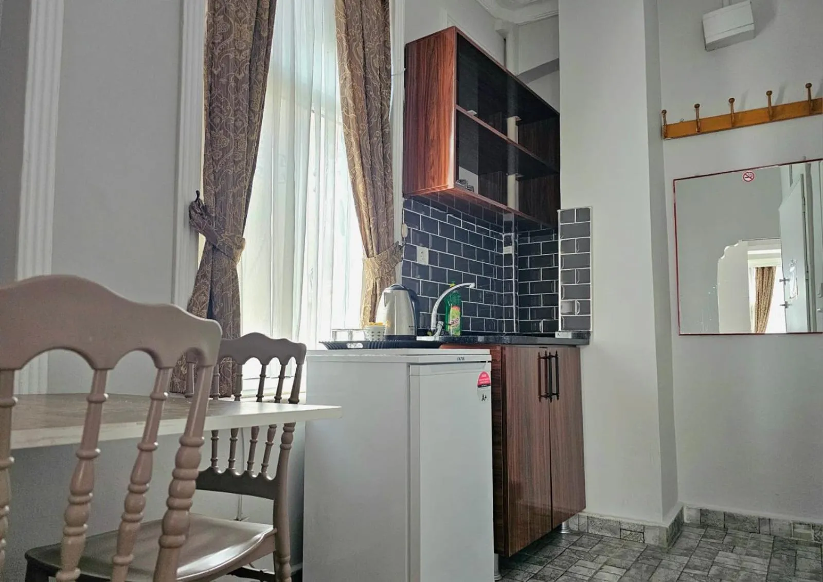 Kitchen or kitchenette in Grey House Apartments & Suites Istanbul