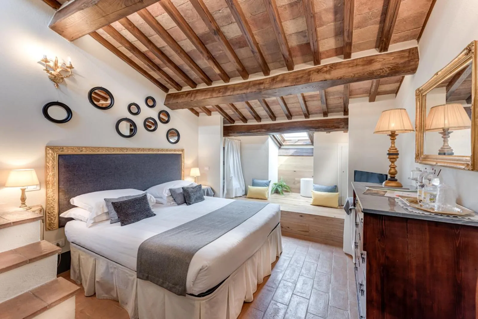 Bed in b&b BORGO CAPITANO COLLECTION Albergo diffuso - Centro Storico