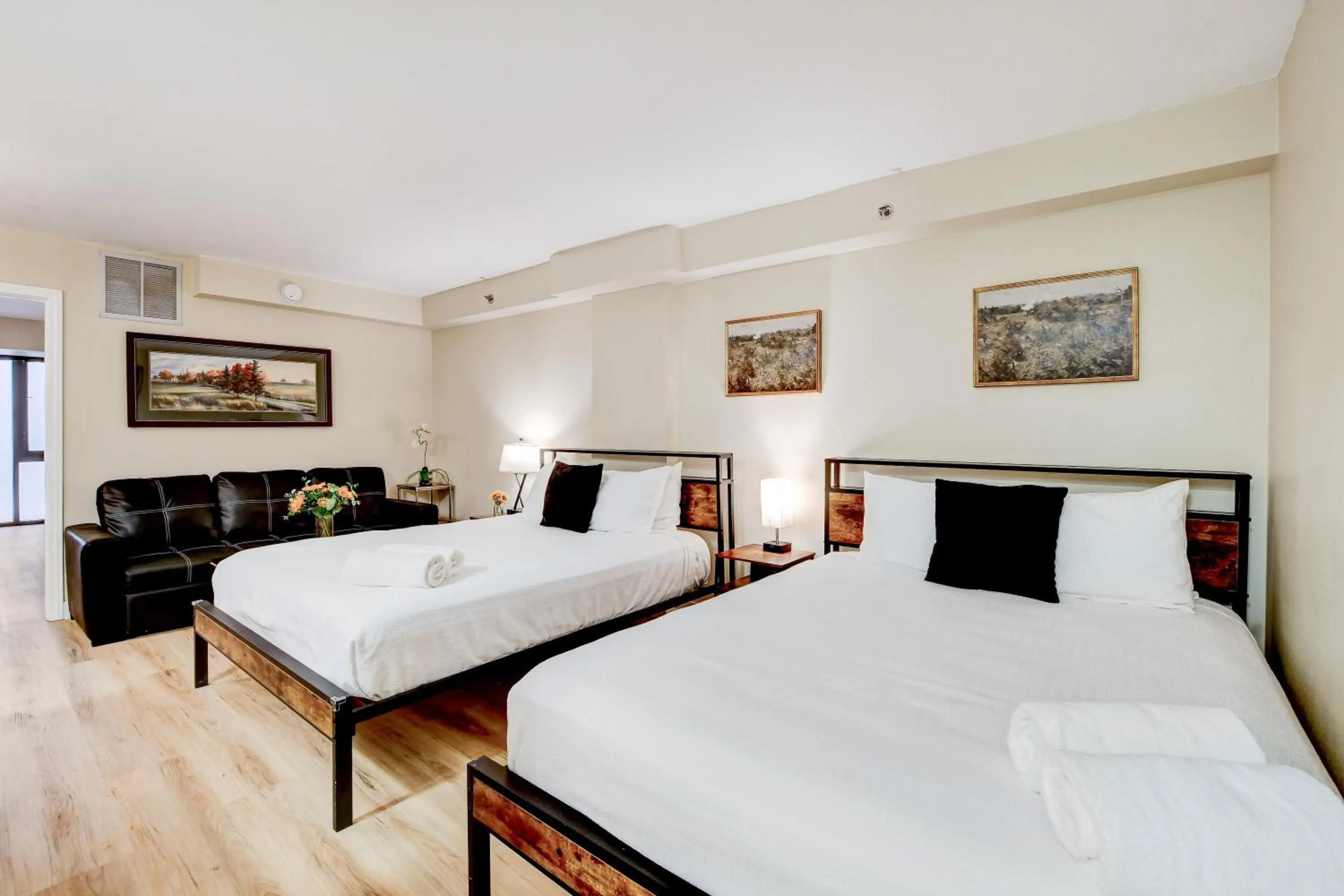 Bed in Penthouse on the strip - 6 Comfy beds!!!