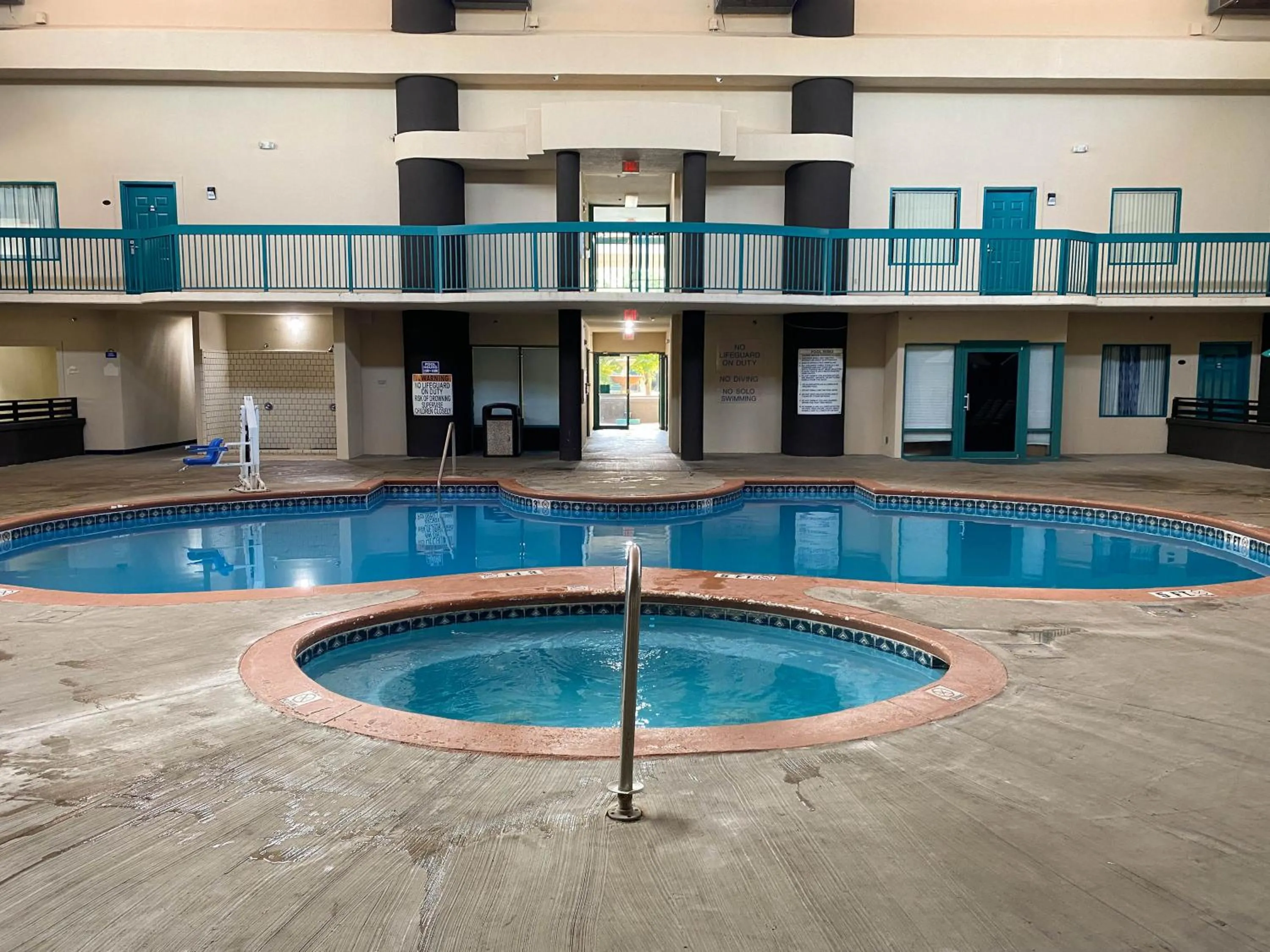 Property building in Motel 6 Savannah GA Gateway & I95