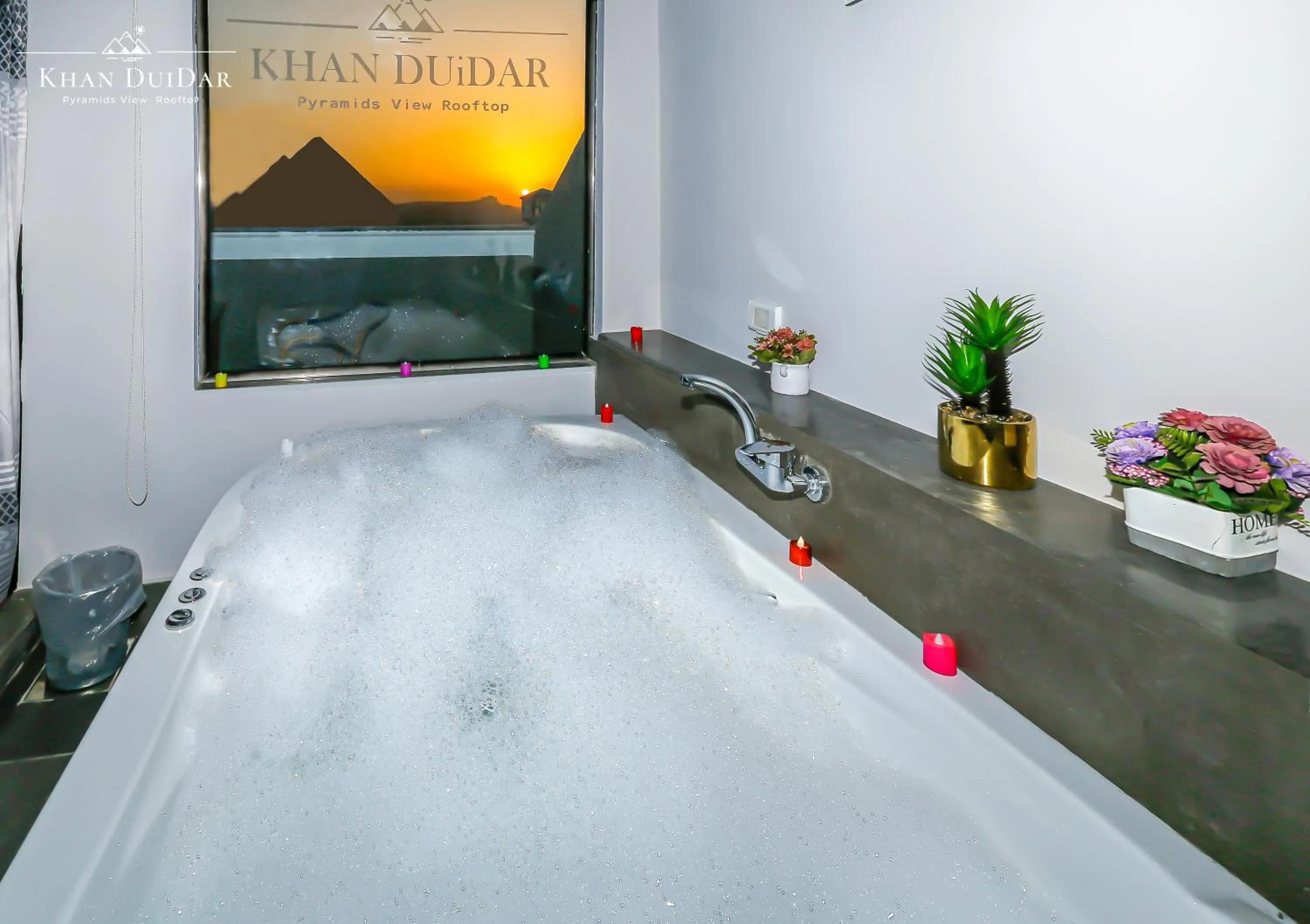Hot Tub in Khan Duidar Inn - Pyramids View Rooftop