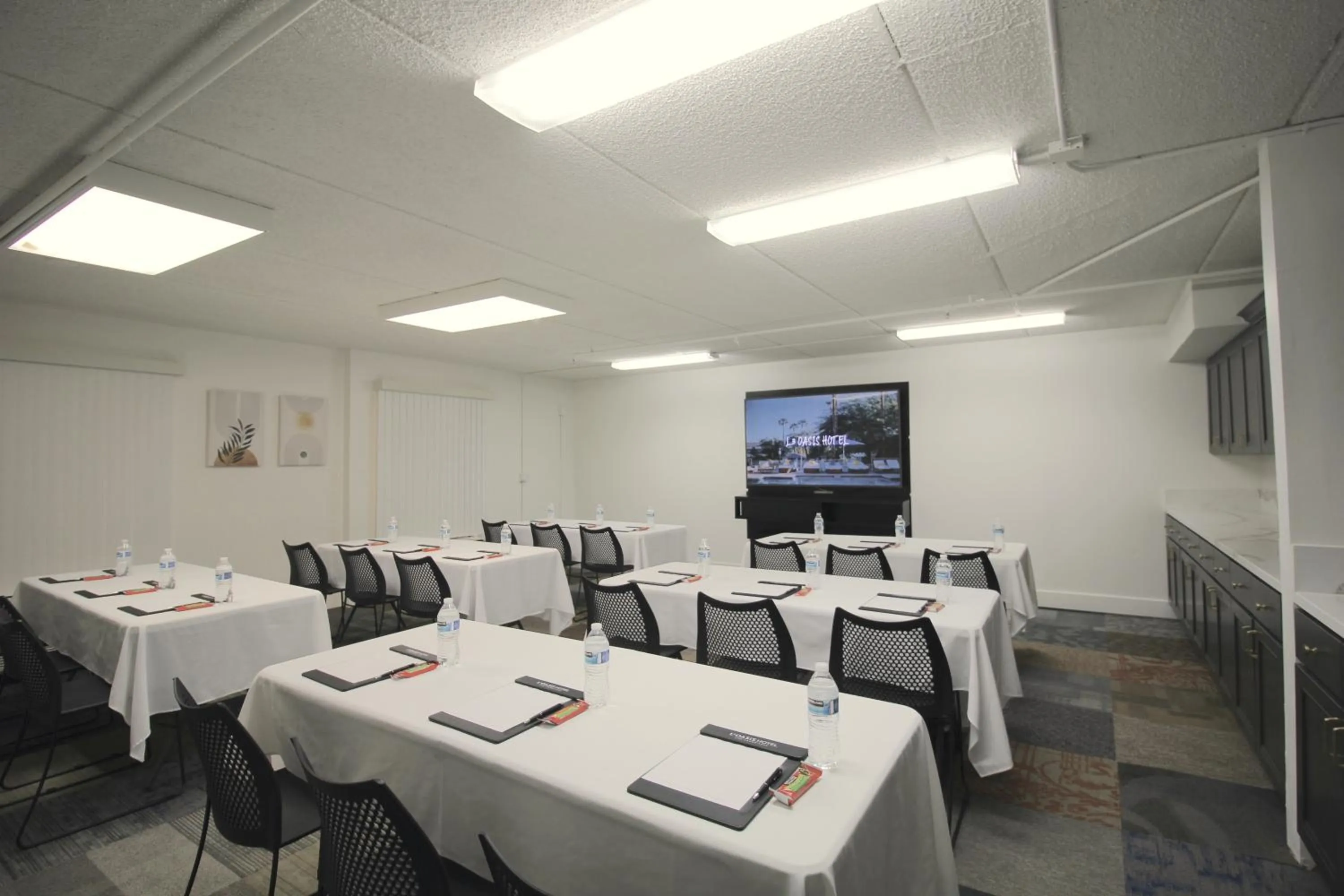 Meeting/conference room in L3 Oasis Hotel