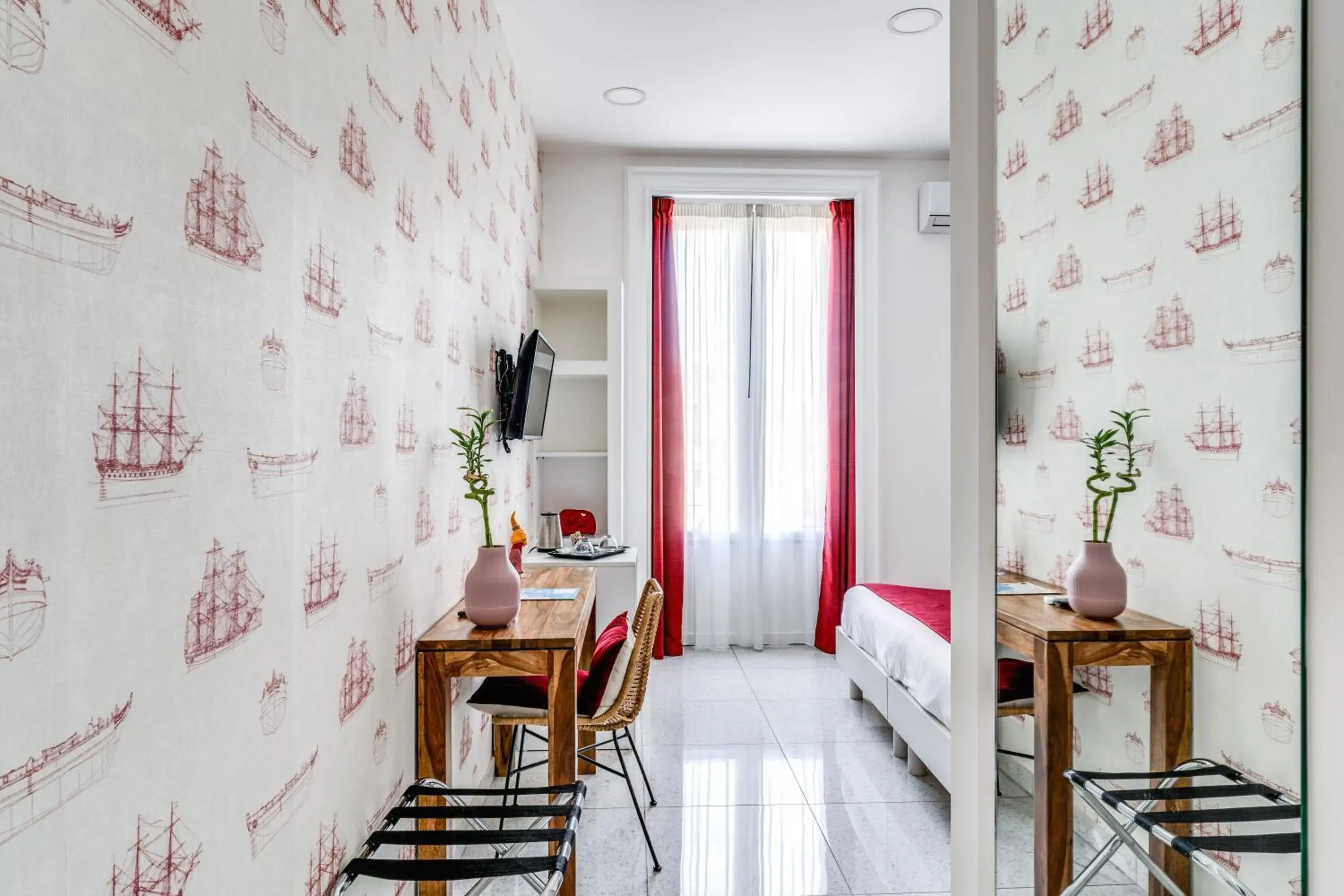 Superior Deluxe Double or Twin Room in Le Angioine Rooms Superior Deluxe Double or Twin Room in Le Angioine Rooms