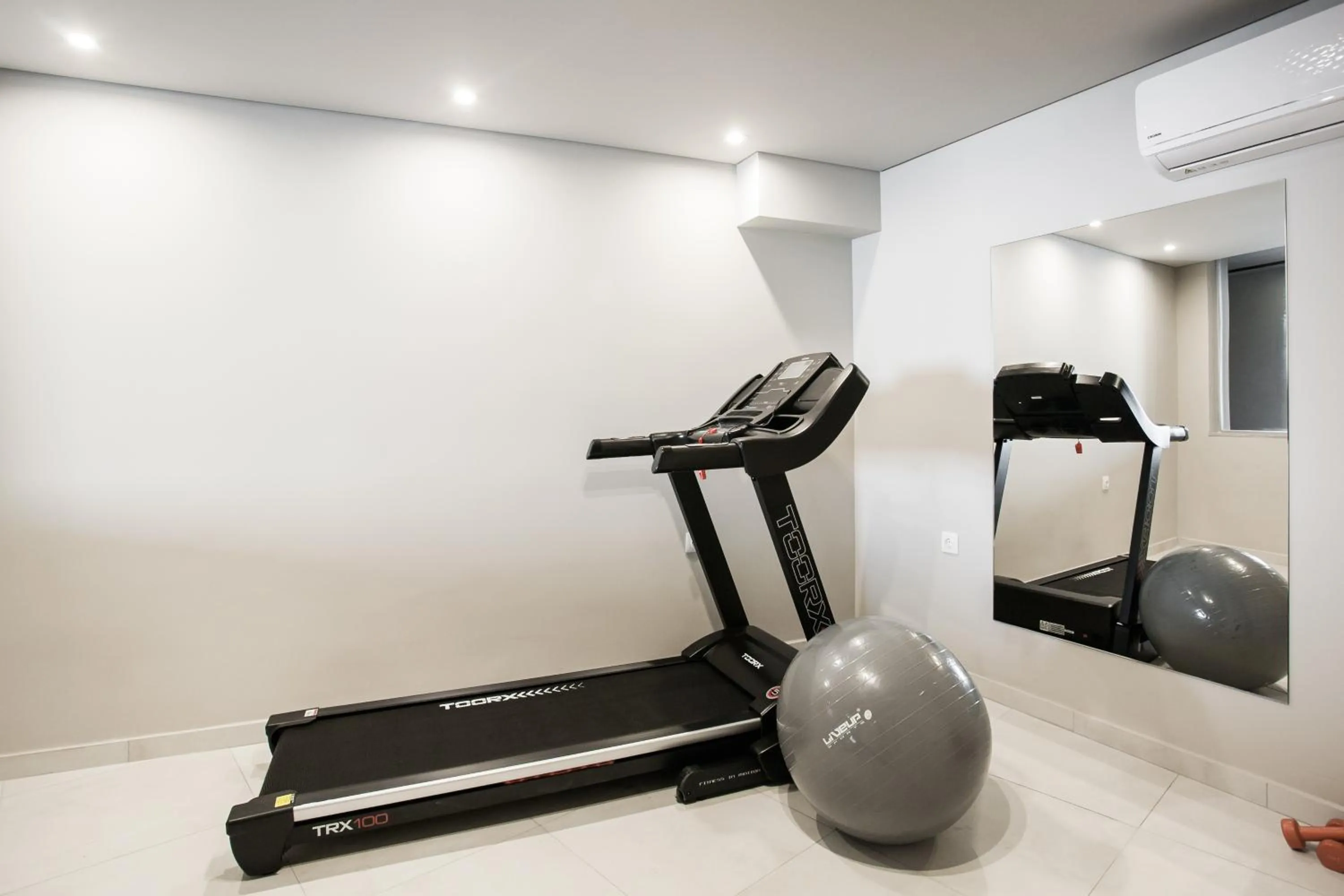Fitness centre/facilities in WYZ Athens Apartments by UPSTREET