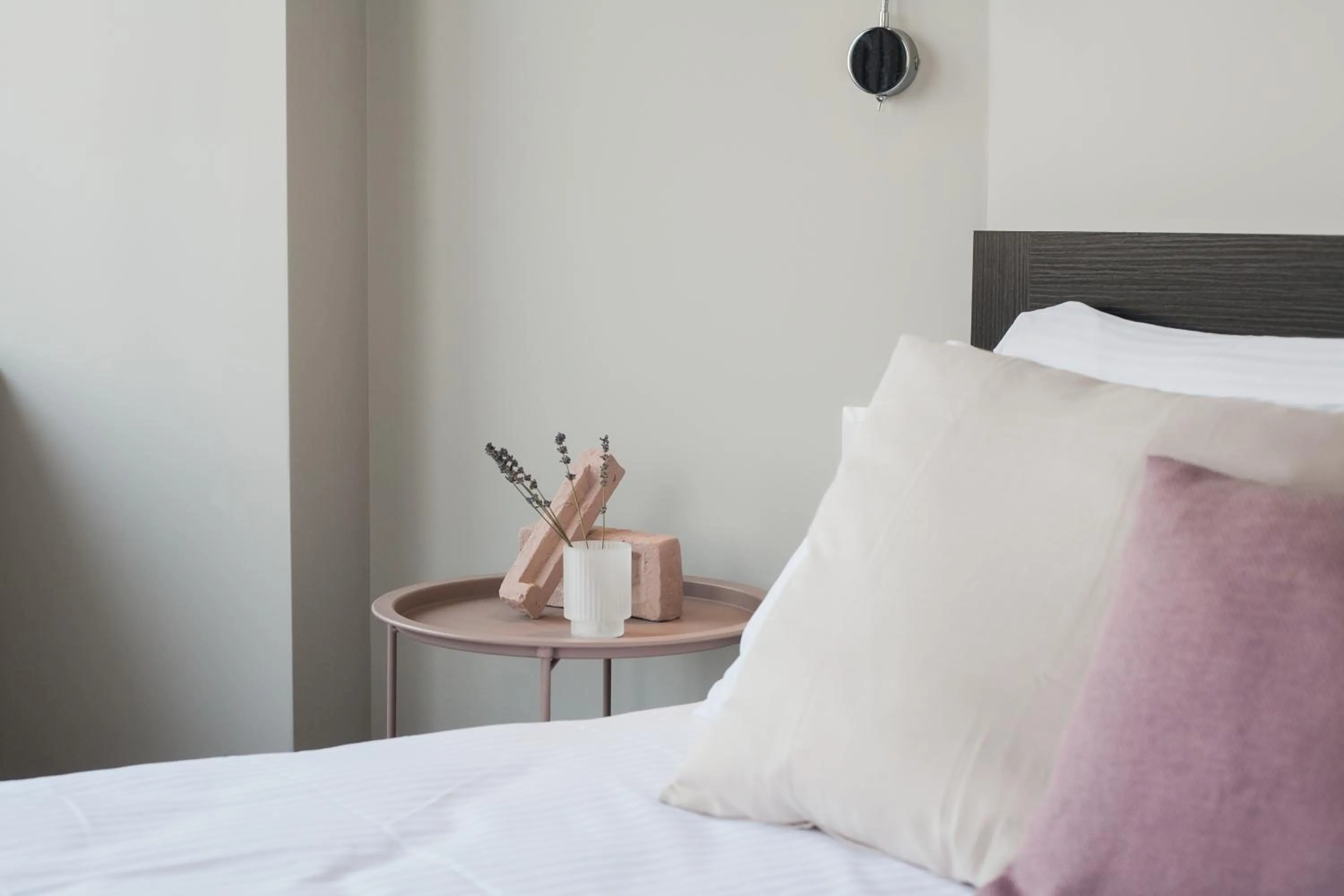 Bed in WYZ Athens Apartments by UPSTREET