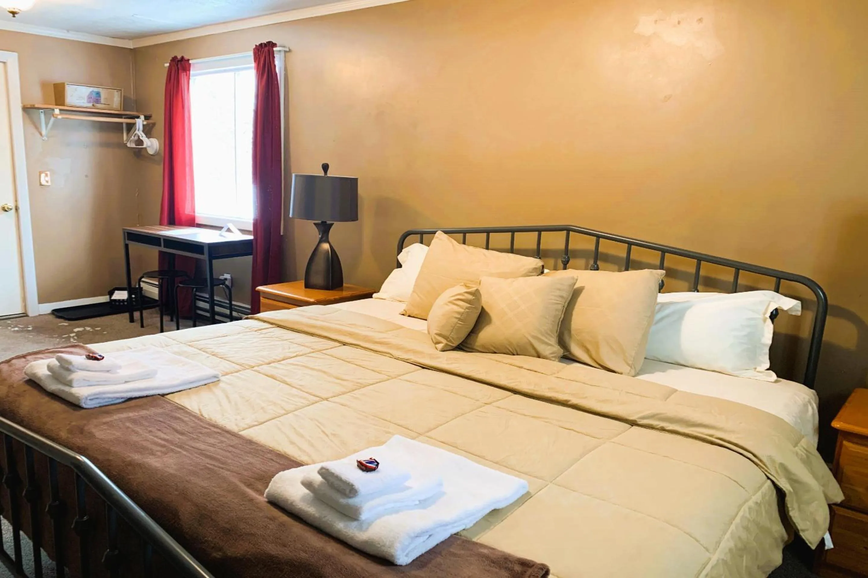 Bedroom, Bed in Love Hotels St John River by OYO at Fort Kent ME