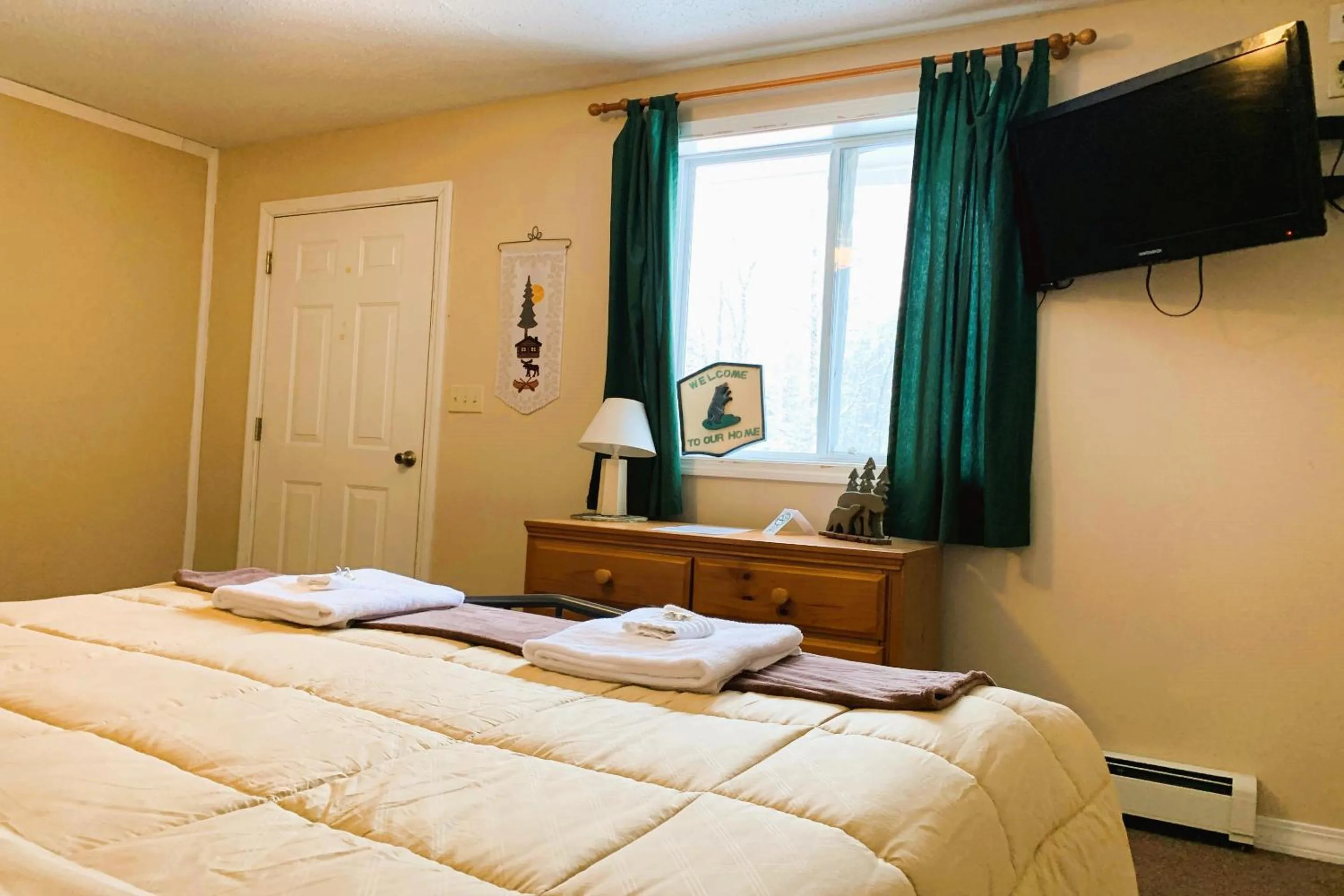 Bedroom, Bed in Love Hotels St John River by OYO at Fort Kent ME