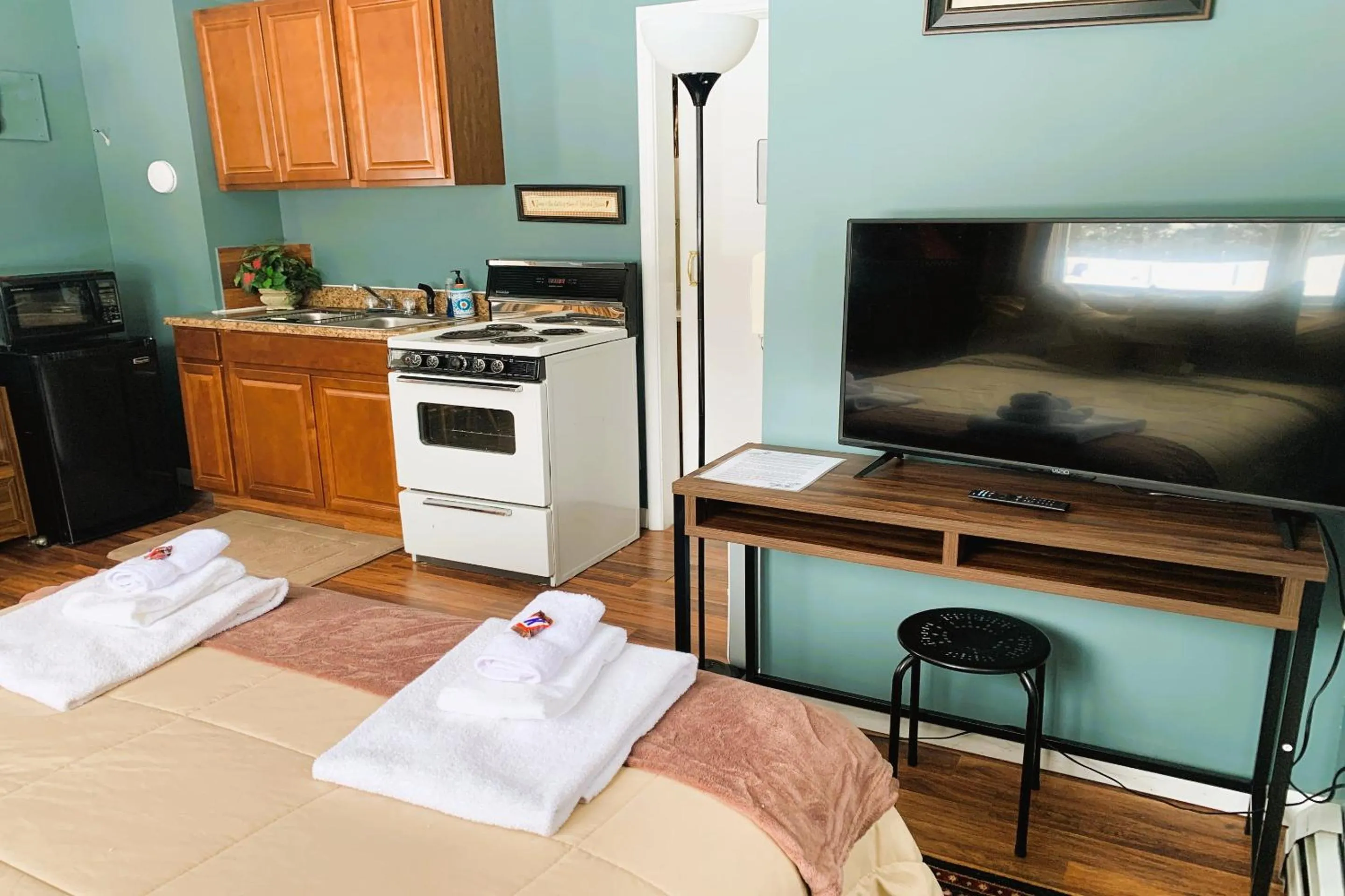 Bedroom, Bed in Love Hotels St John River by OYO at Fort Kent ME