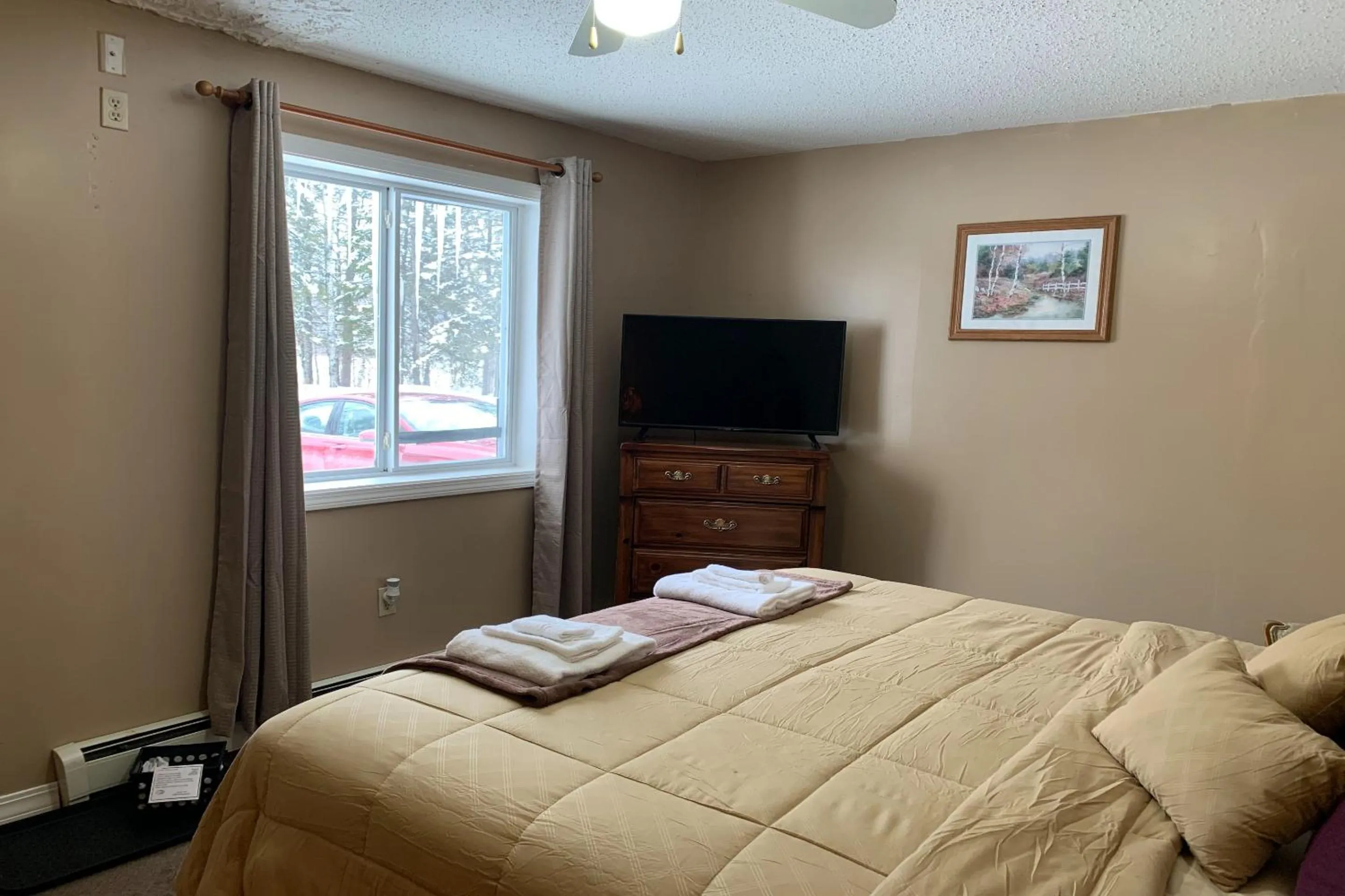 Bedroom, Bed in Love Hotels St John River by OYO at Fort Kent ME