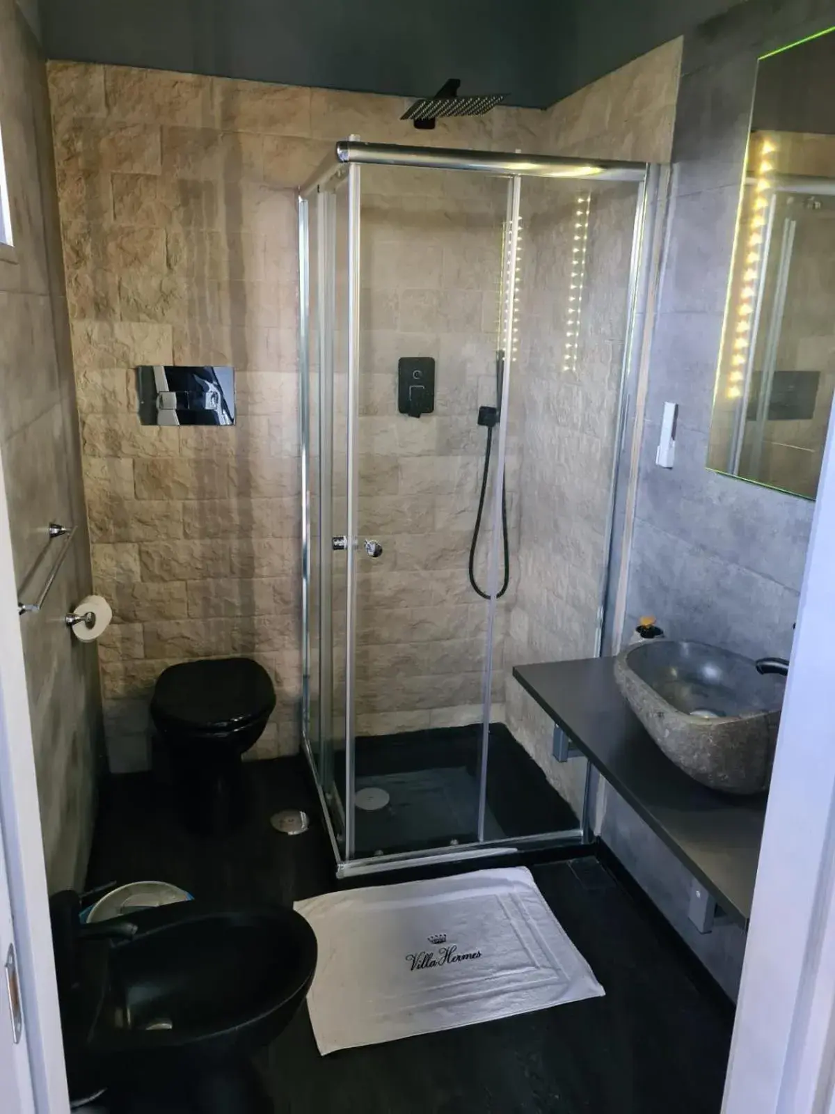 Double Room with Private Bathroom - single occupancy in B&B Villa Hermes Double Room with Private Bathroom - single occupancy in B&B Villa Hermes