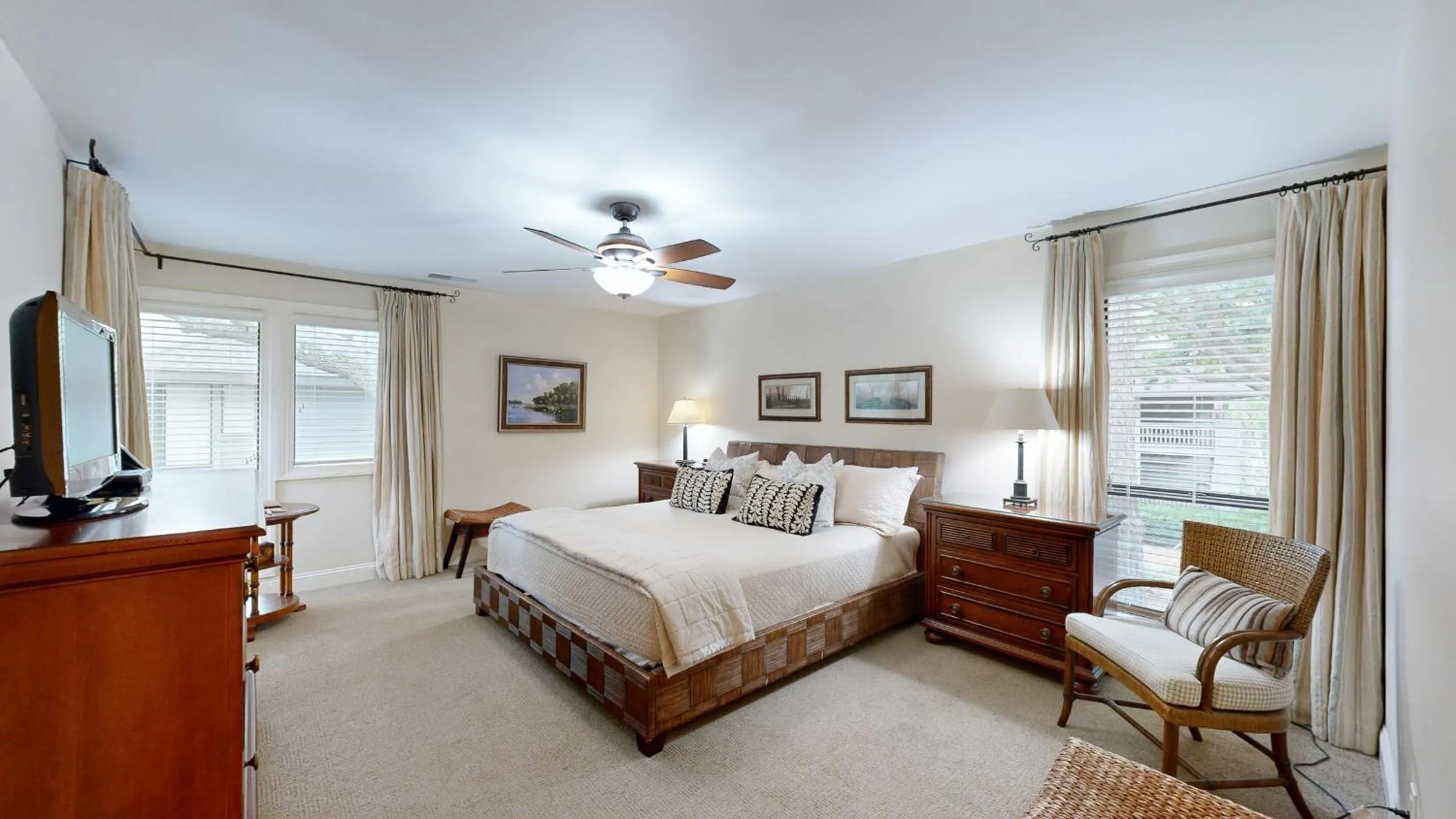 Bed in 7820 Centre Court