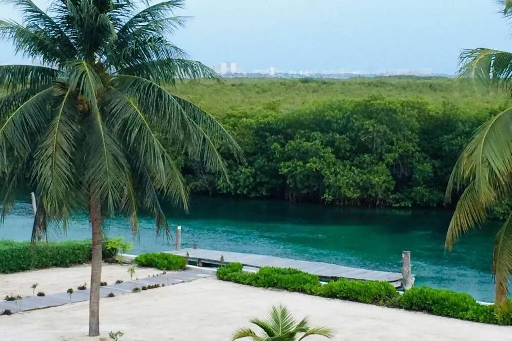 Depa de 3 habs, 3 baños y piscina (Zona Hotelera)