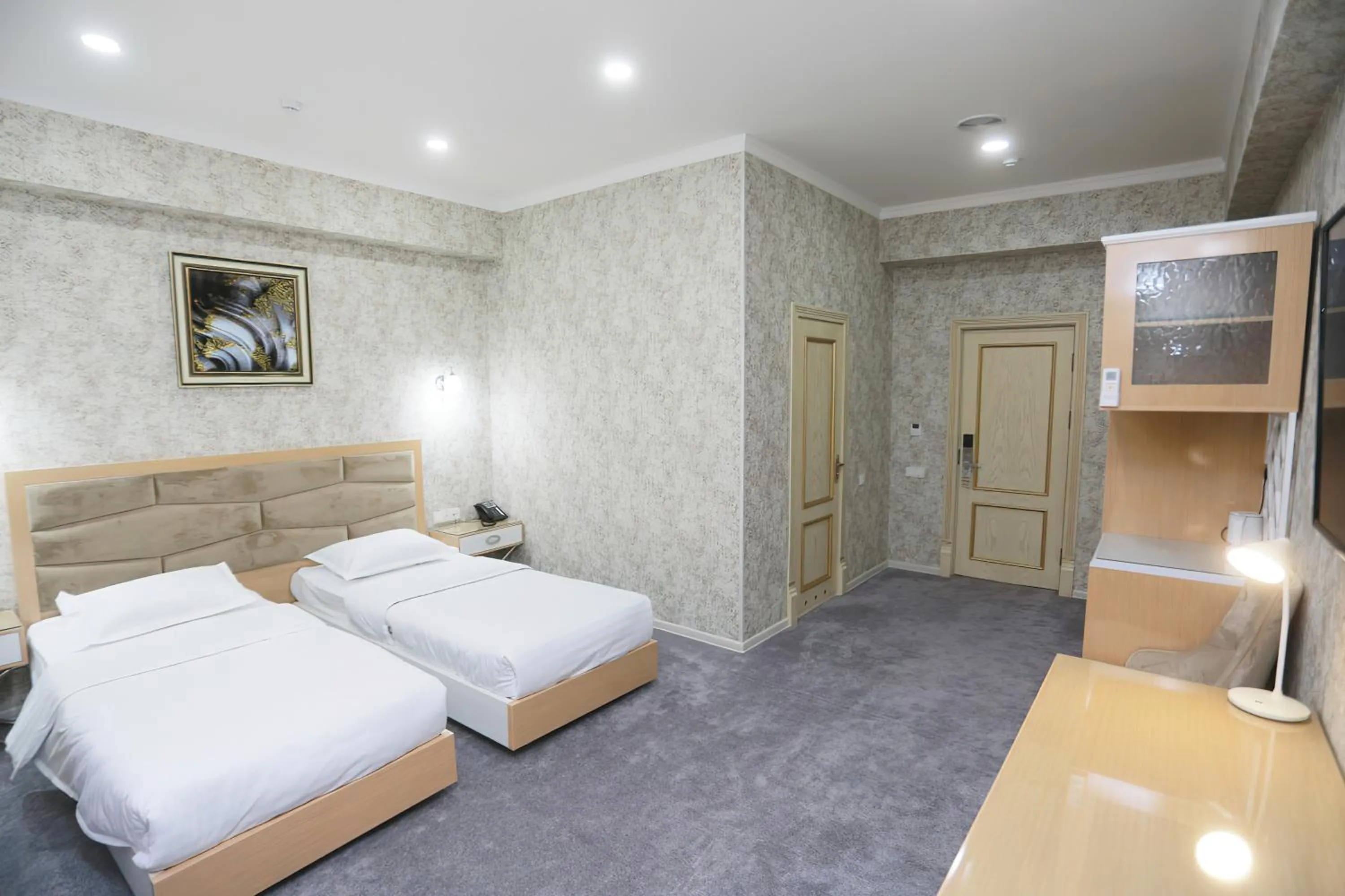 Photo of the whole room, Bed in Reikartz Amirun Tashkent