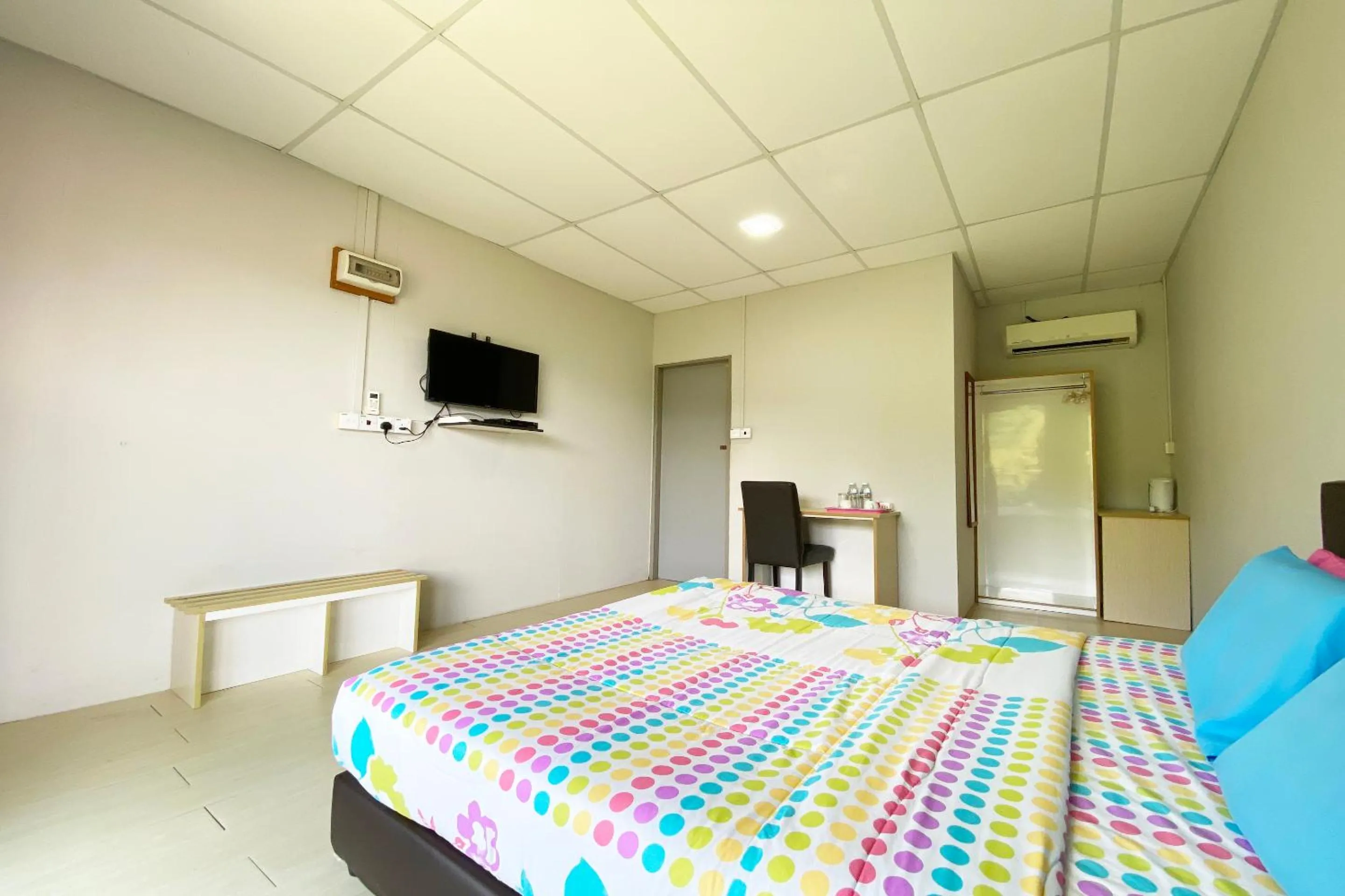 Photo of the whole room, Bed in Hotel O Tambunan Nature Lodge